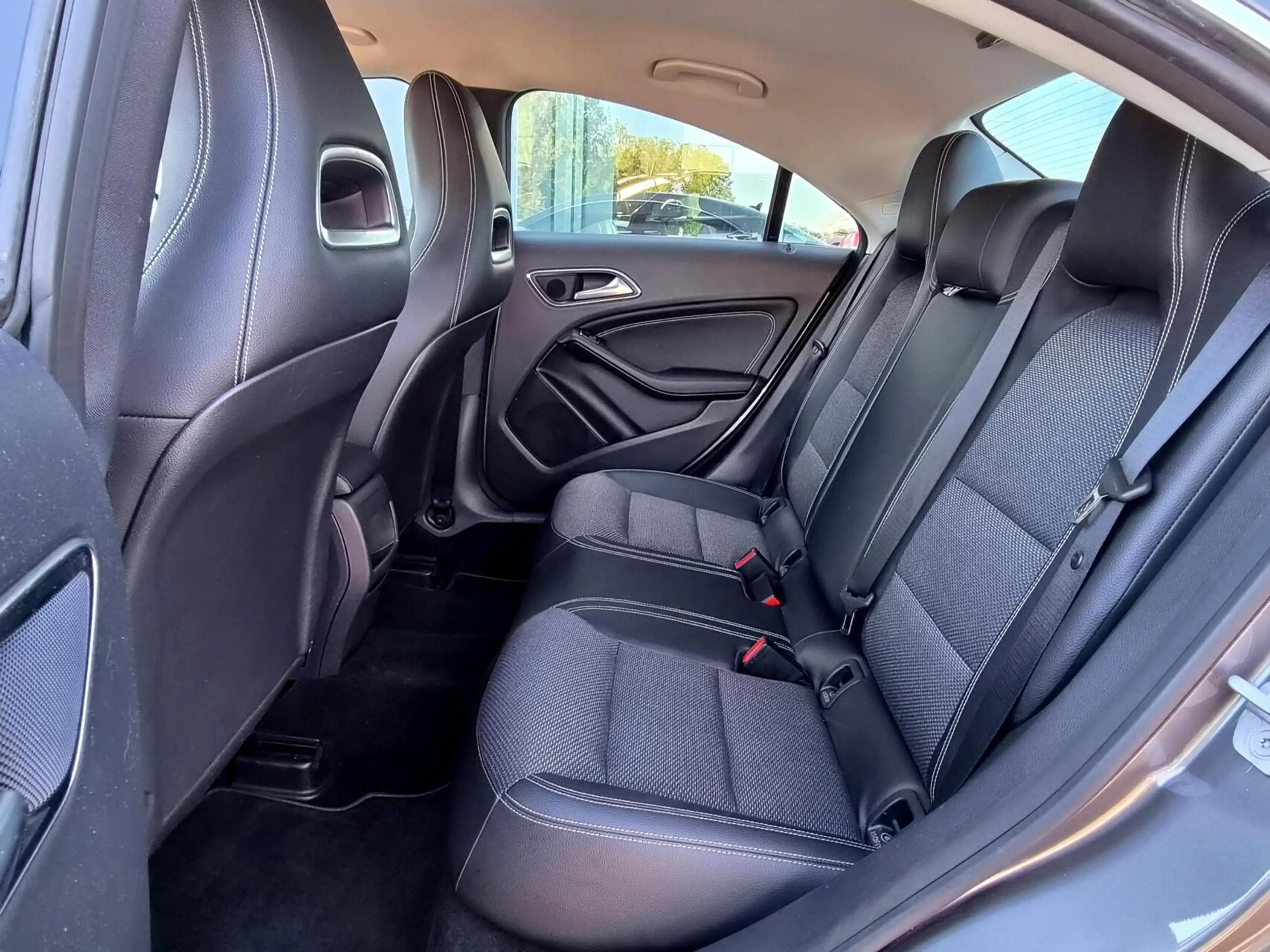 Mercedes-Benz CLA 180 Ambition |H.Leer|Airco|Xenon|Navi|PDC — photo 5
