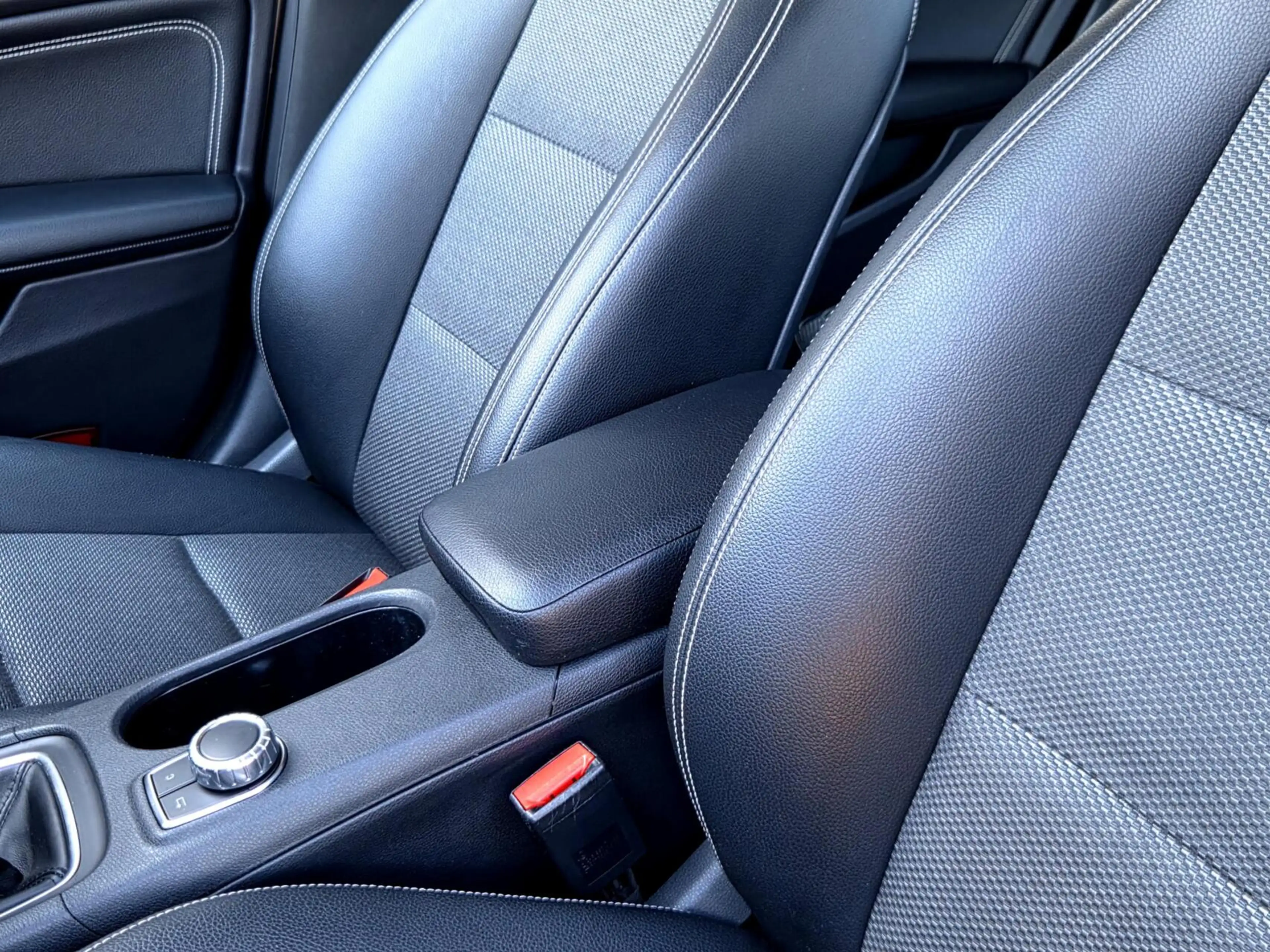 Mercedes-Benz CLA 180 Ambition |H.Leer|Airco|Xenon|Navi|PDC — photo 33