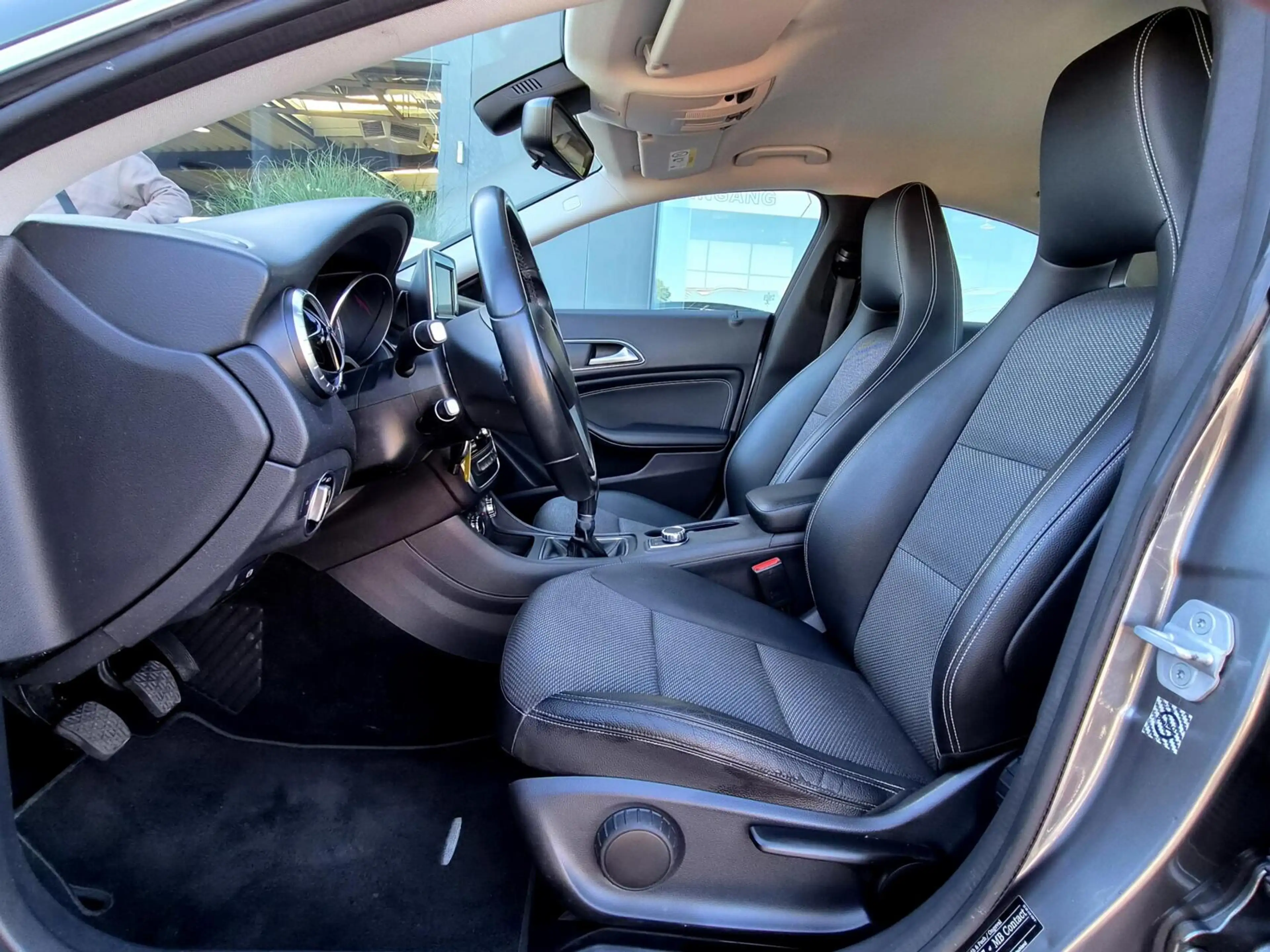 Mercedes-Benz CLA 180 Ambition |H.Leer|Airco|Xenon|Navi|PDC — photo 4