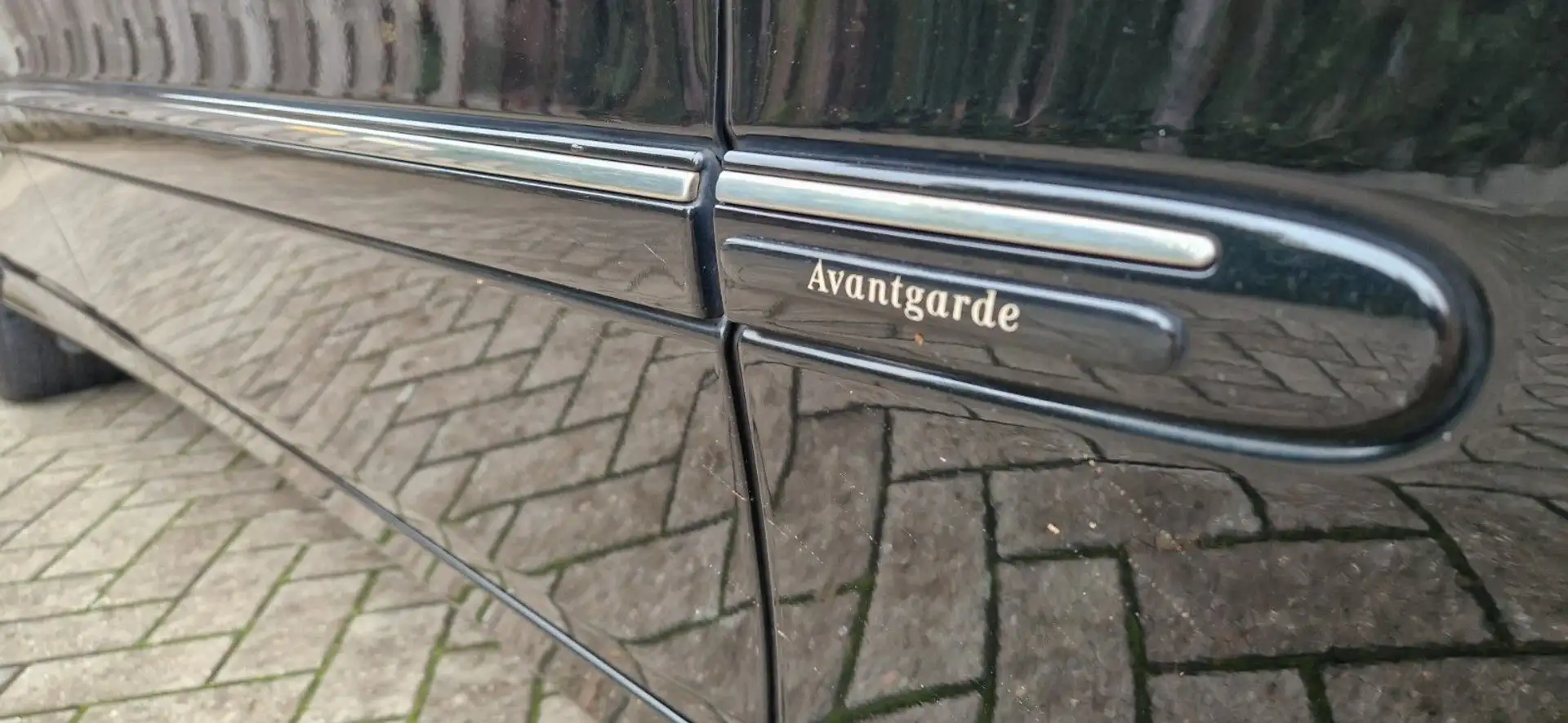 Mercedes-Benz E 200 E -Klasse Lim. E 200 Kompressor orig.86165 Noir - 1