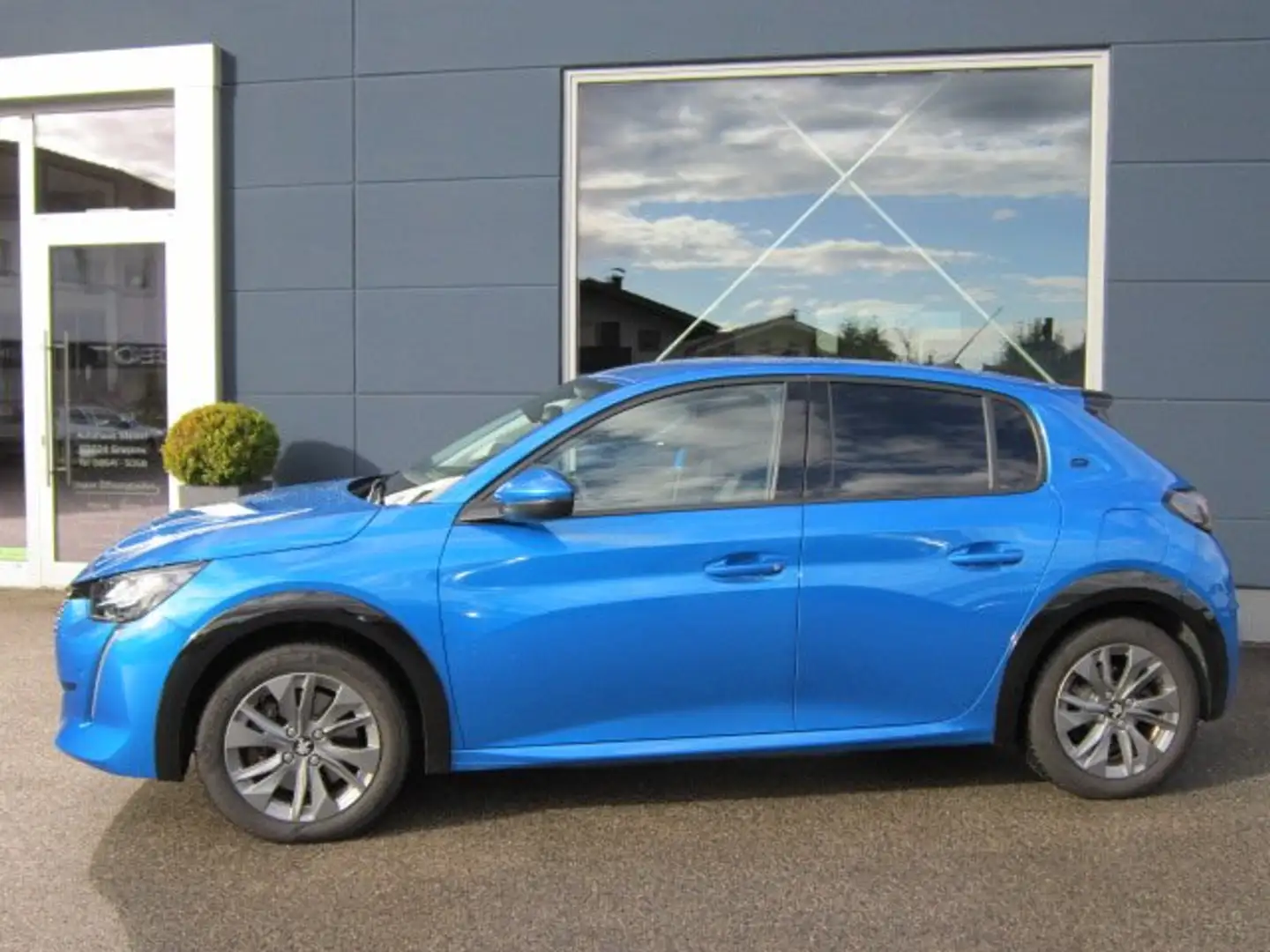 Peugeot e-208 208 Elektro 208 Elektromotor 136 Allure Blau - 2