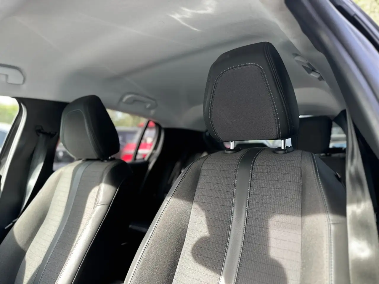 Peugeot 208 5 Porte 1.2 PureTech Allure, миниатюра 11