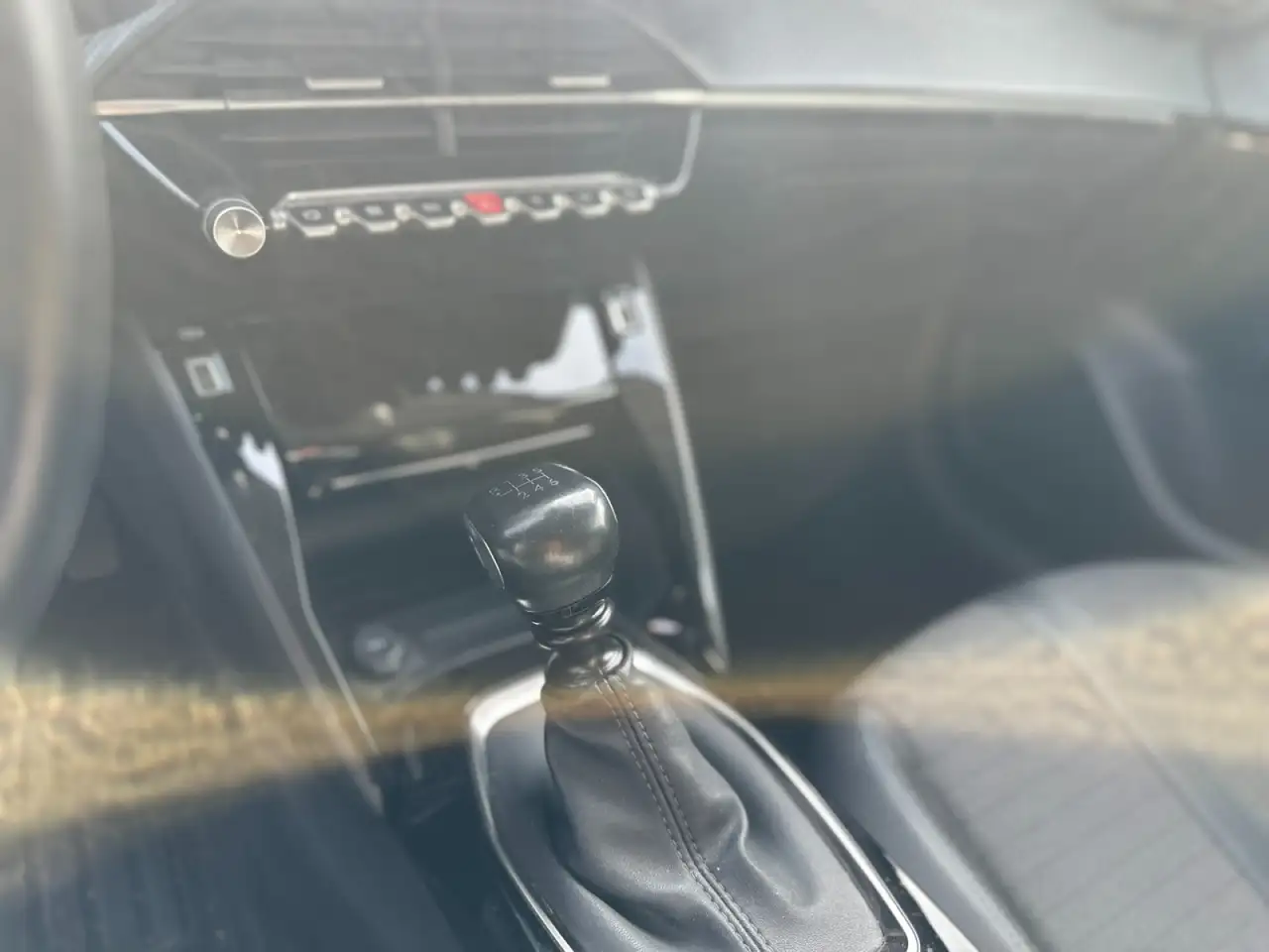 Peugeot 208 5 Porte 1.2 PureTech Allure, миниатюра 19
