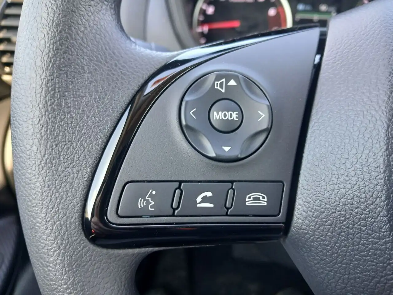 Mitsubishi Eclipse Cross снимка Mitsubishi Eclipse Cross
