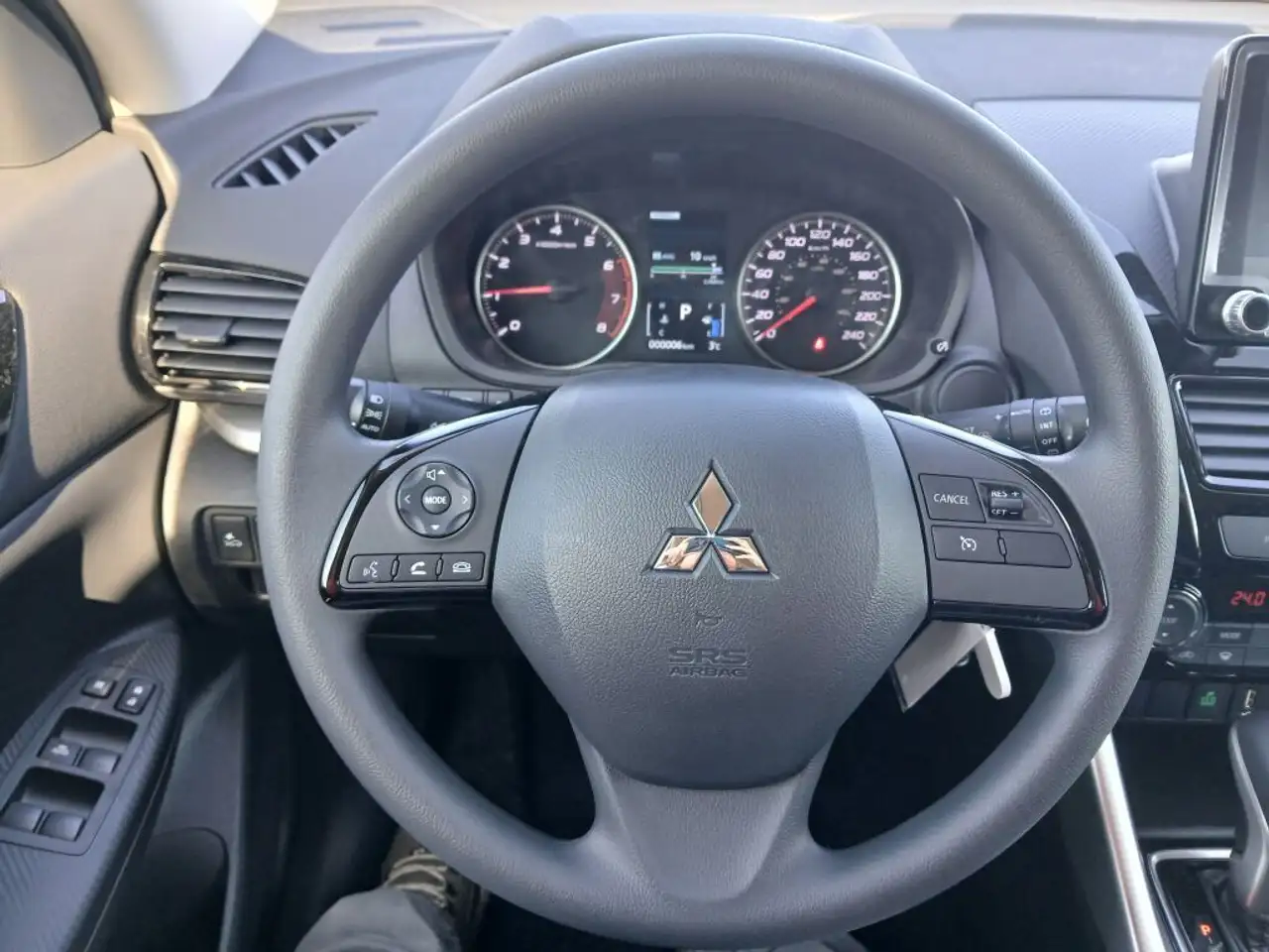 Mitsubishi Eclipse Cross снимка Mitsubishi Eclipse Cross