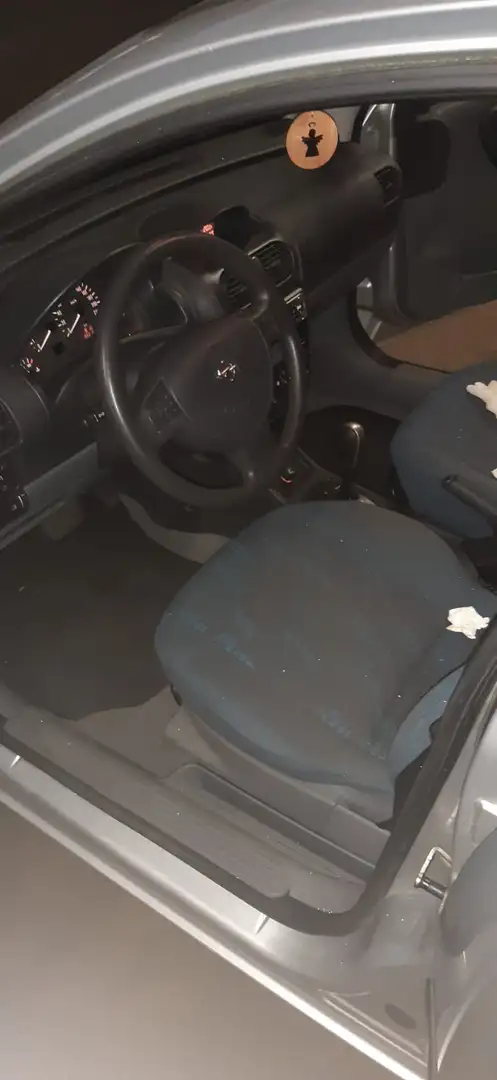 Opel Corsa 1.2 16V Fresh - 1