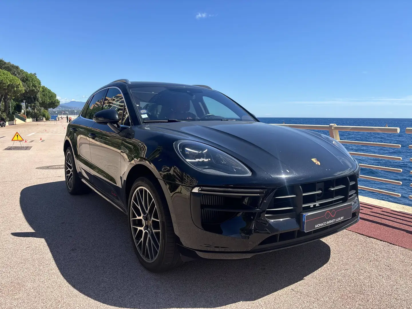 Porsche Macan TURBO Negro - 1