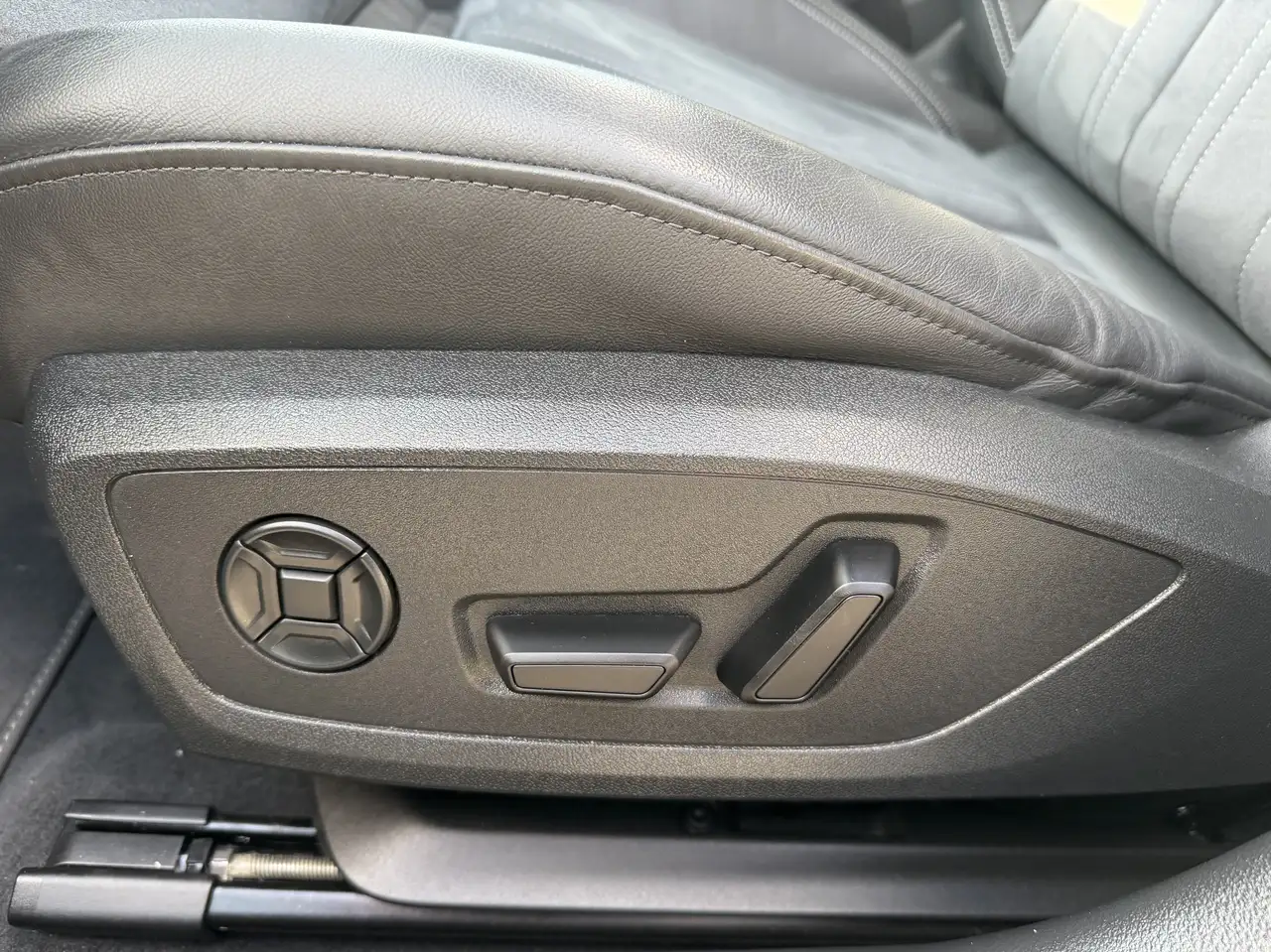 Audi A6 A6 35 TDi S line S tronic*Toit pano*Full*Garantie 7