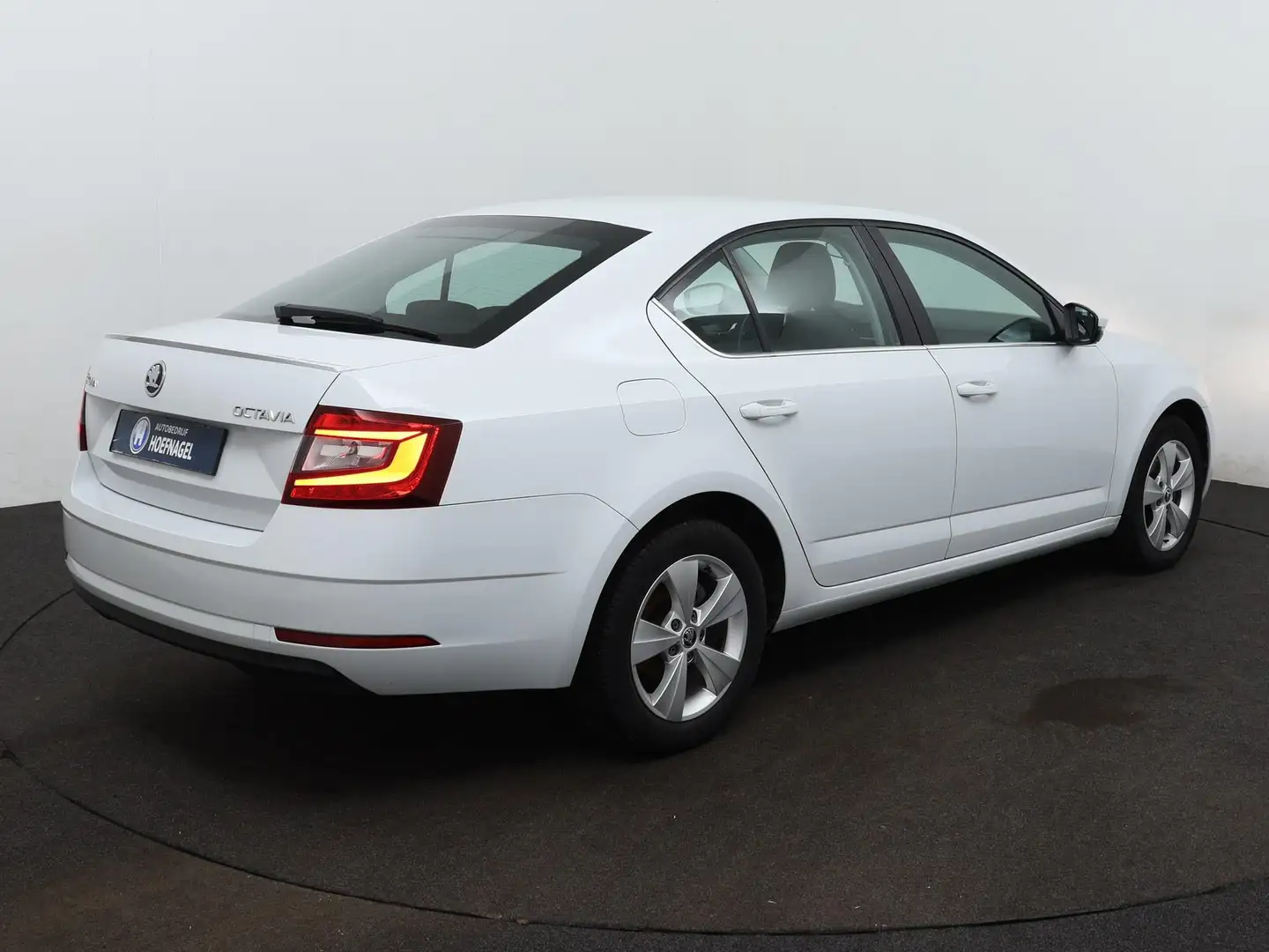 Skoda Octavia 1.5 TSI Greentech Sport Business Automaat | Stoelv Wit - 2