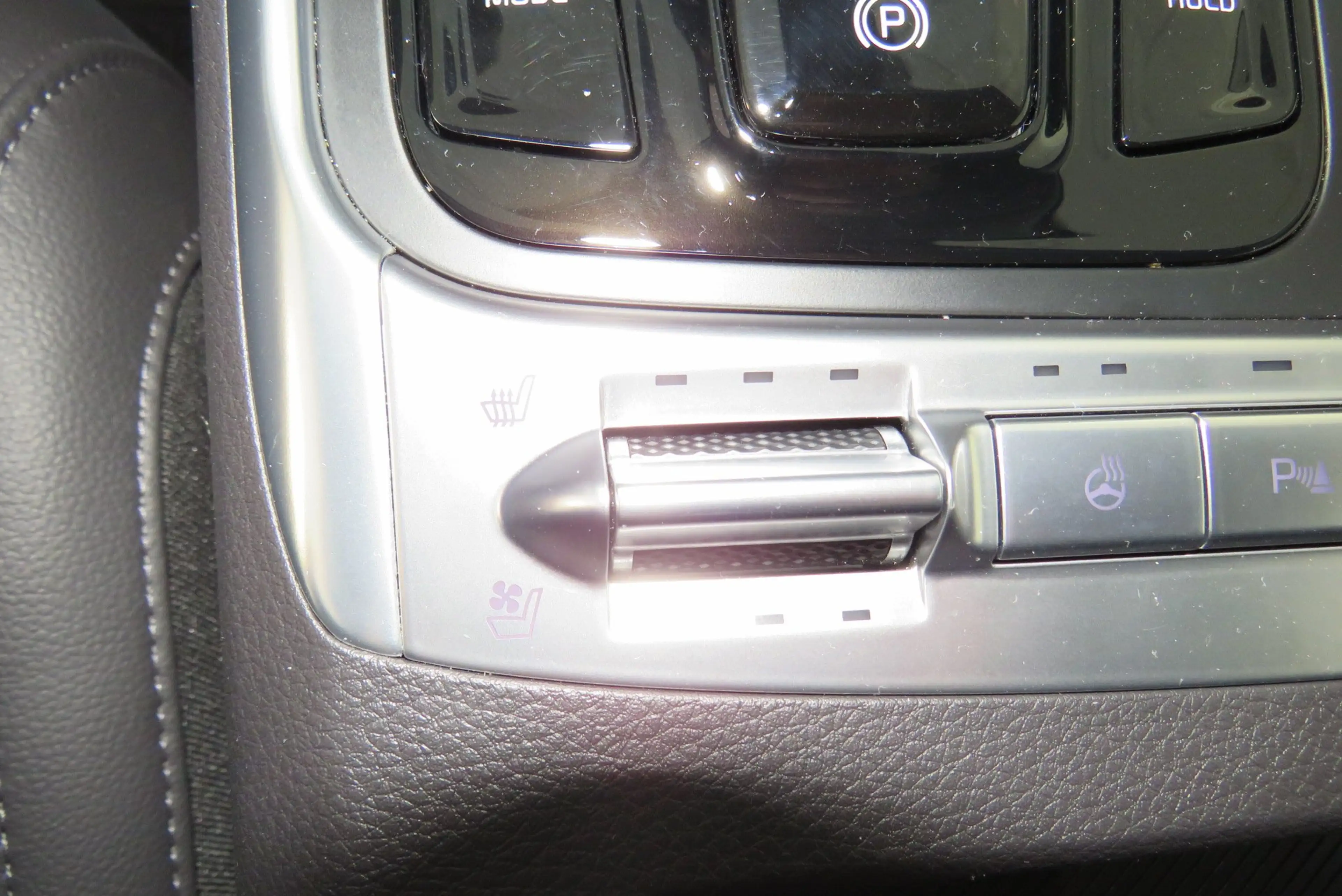 Kia Carnival SX Prestige 3.5l V6 — photo 13