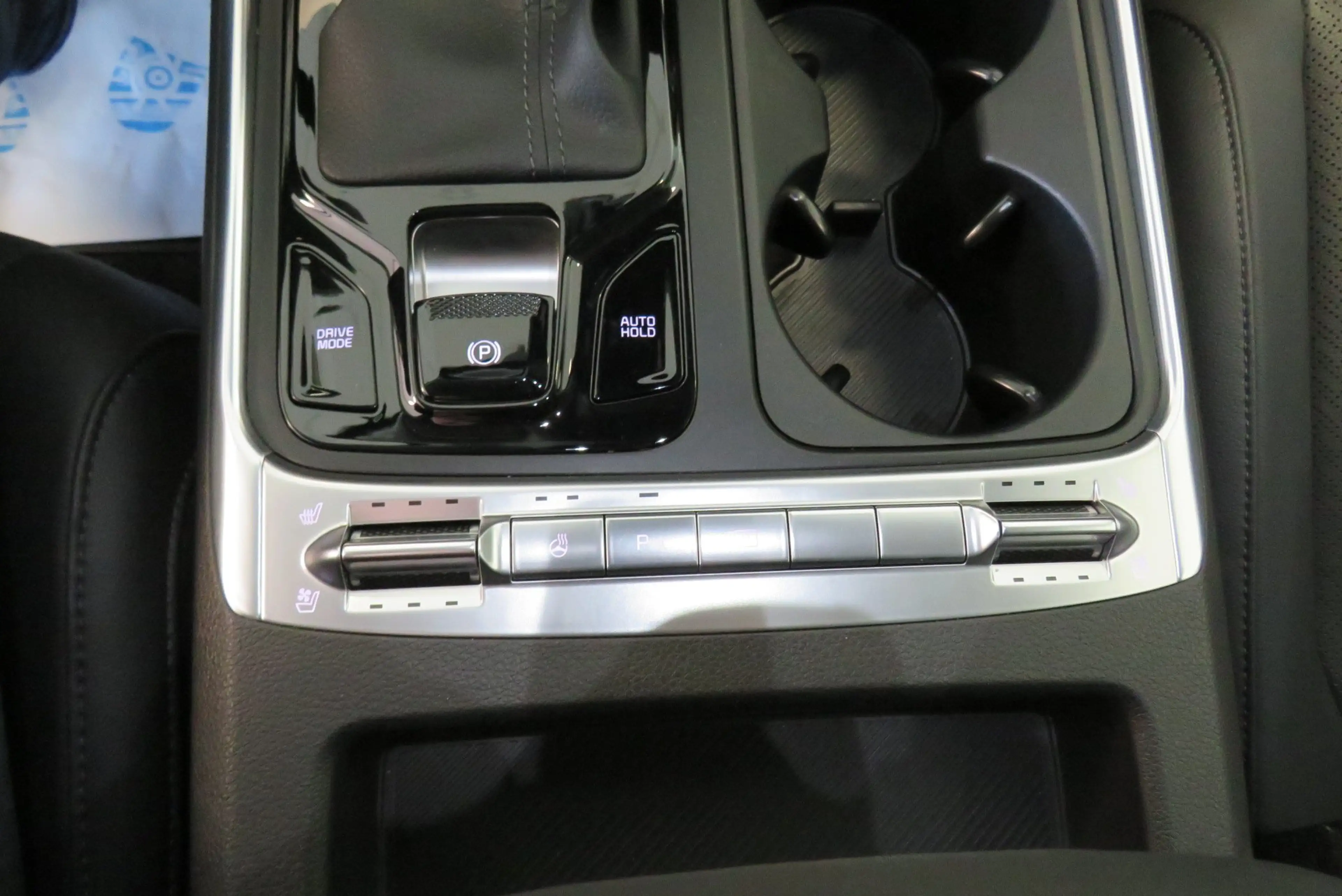 Kia Carnival SX Prestige 3.5l V6 — photo 14