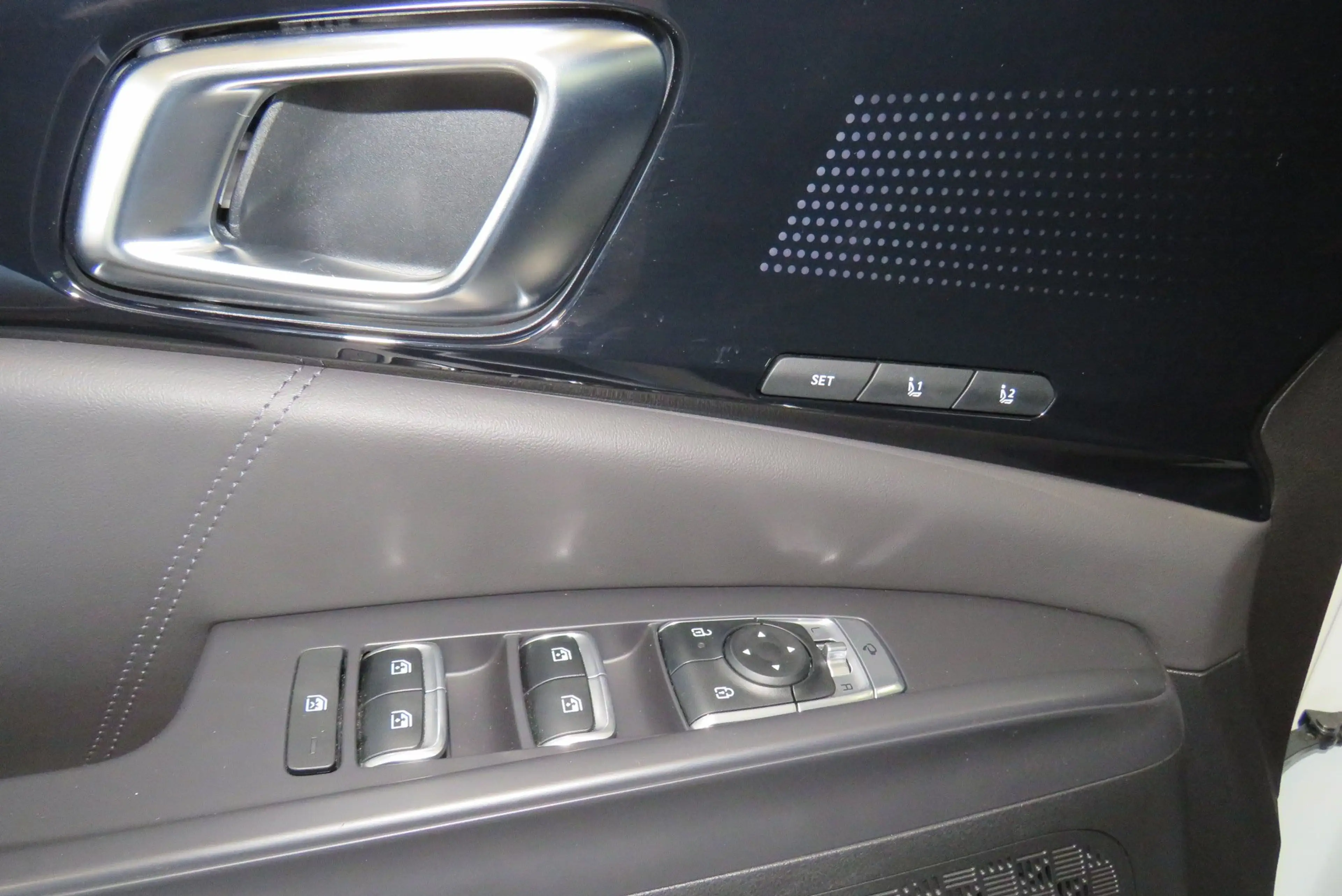 Kia Carnival SX Prestige 3.5l V6 — photo 7
