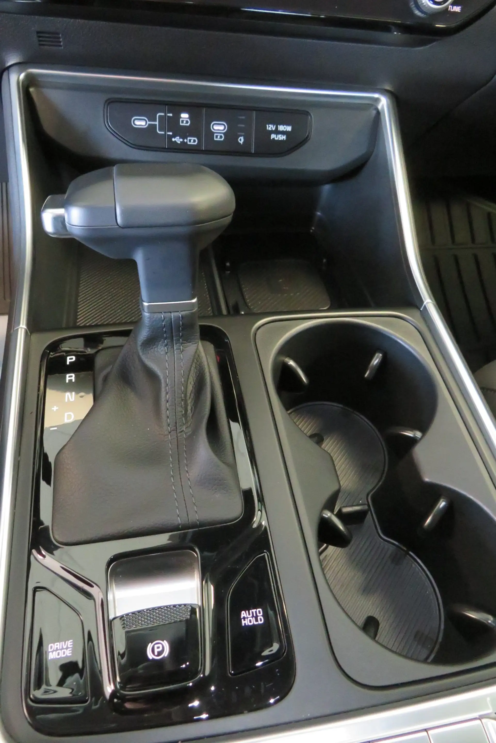 Kia Carnival SX Prestige 3.5l V6 — photo 10