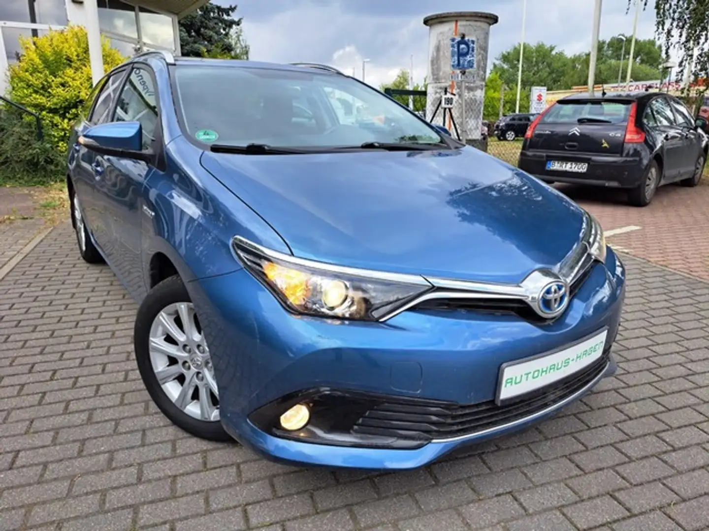 Toyota Auris Touring Sports Hybrid Design Edition Blau - 1