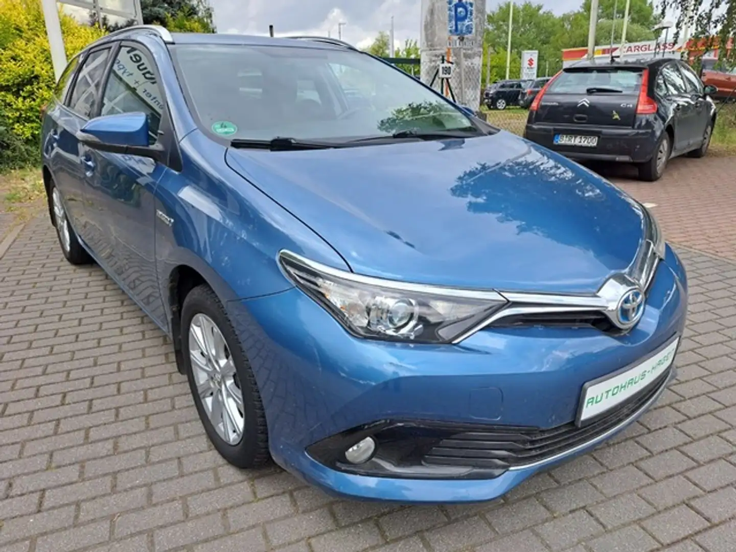 Toyota Auris Touring Sports Hybrid Design Edition Blau - 2