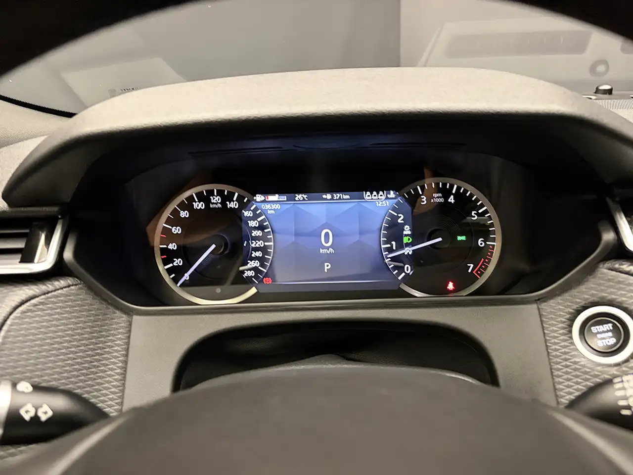 Land Rover Range Rover Velar photo Land Rover Range Rover Velar
