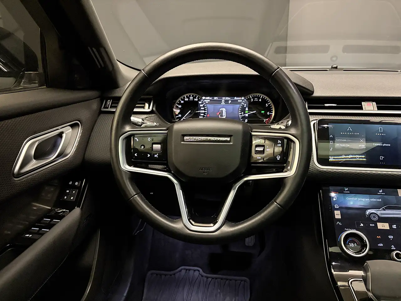 Land Rover Range Rover Velar photo Land Rover Range Rover Velar