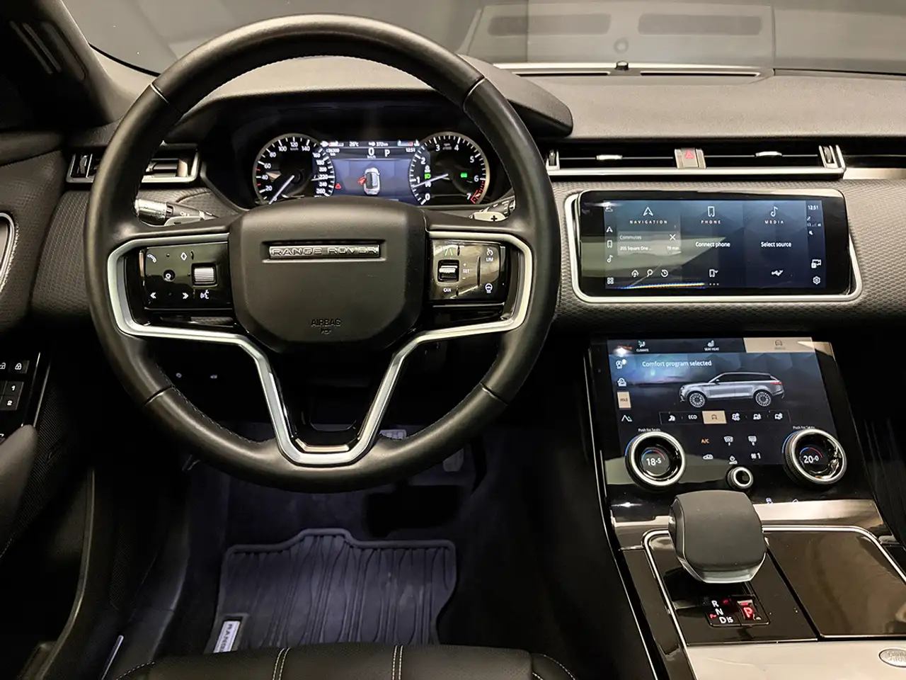 Land Rover Range Rover Velar photo Land Rover Range Rover Velar