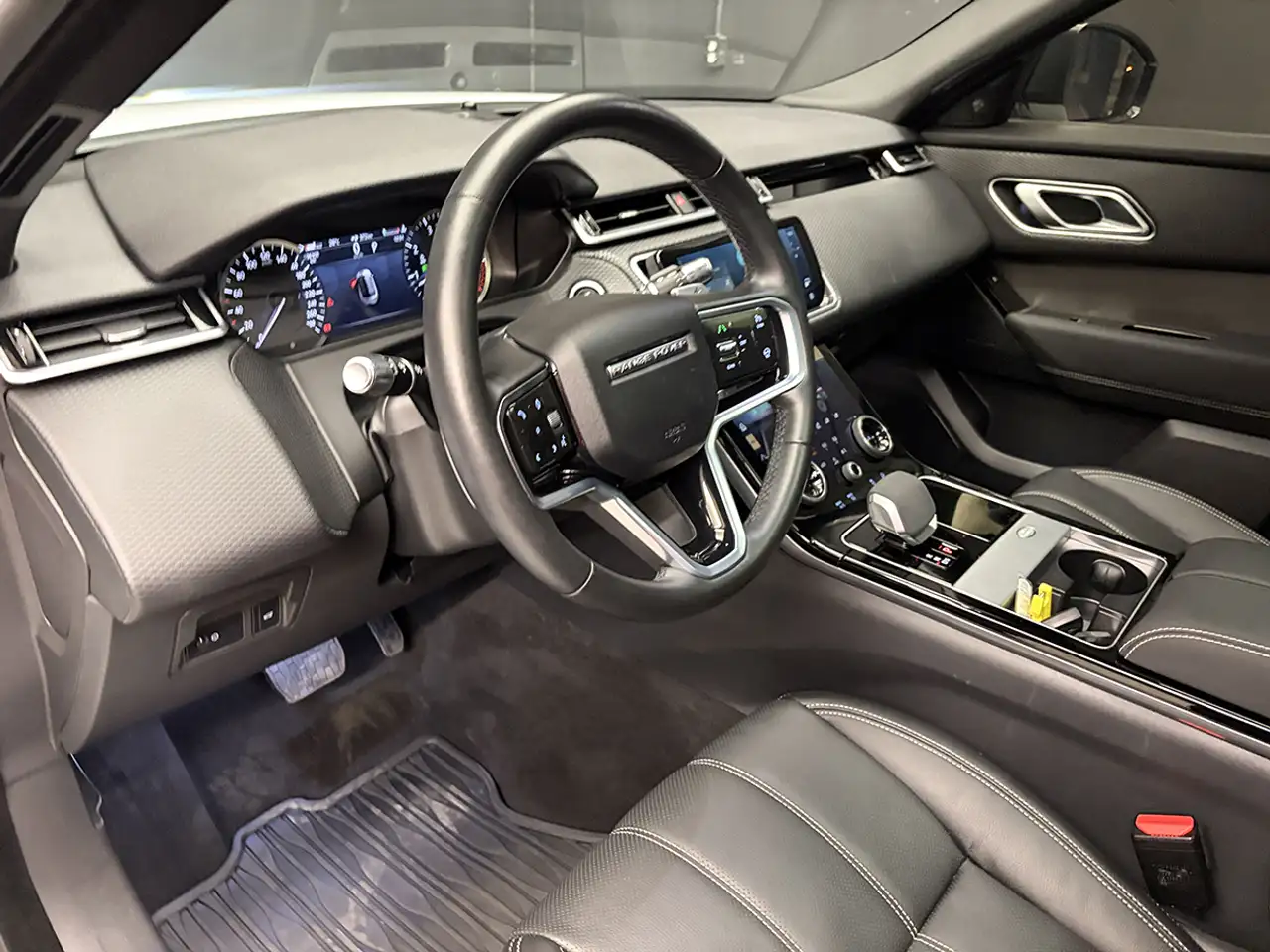 Land Rover Range Rover Velar photo Land Rover Range Rover Velar