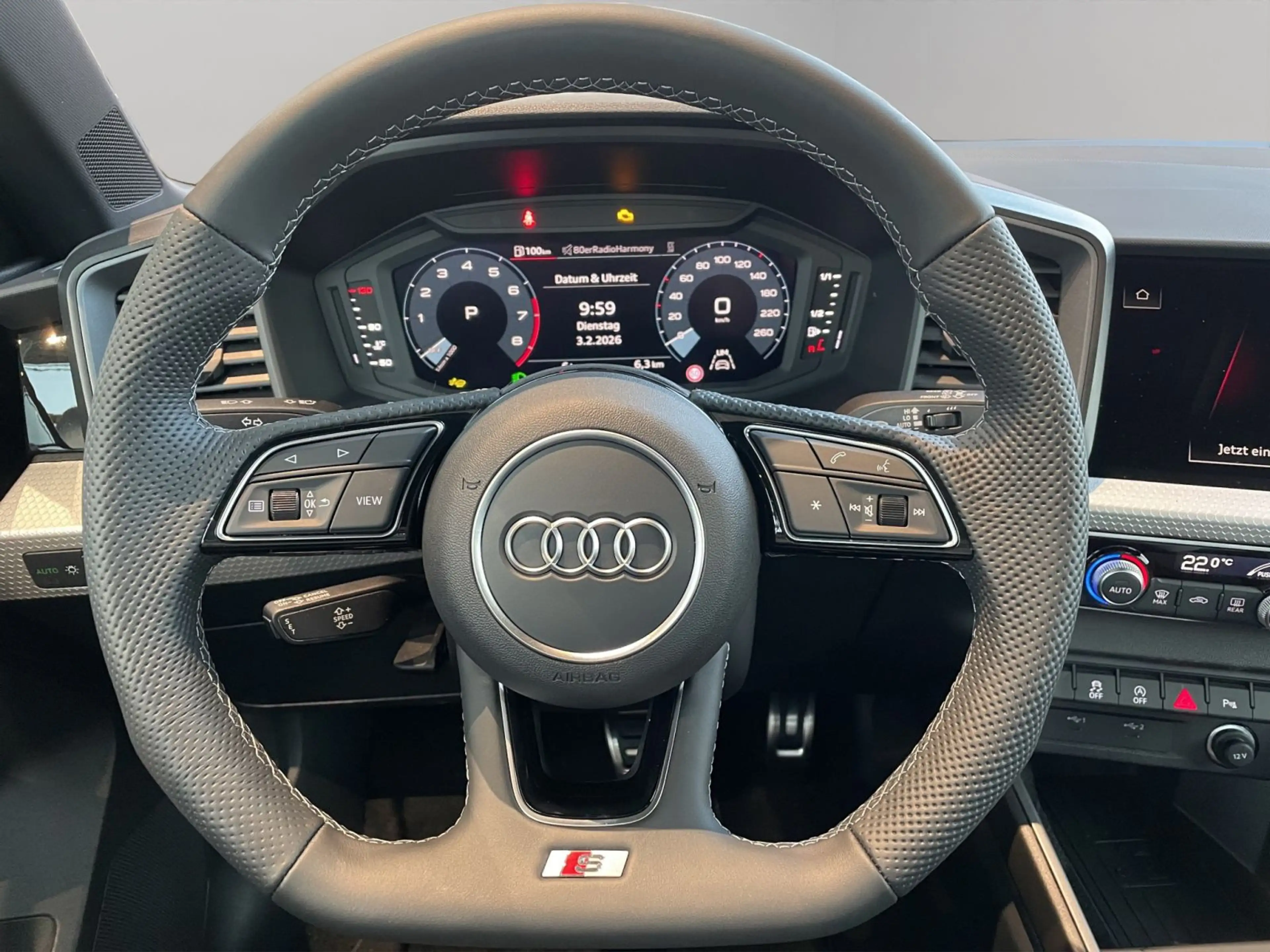 Audi A1 25 TFSI S line LED CarPlay PDC 17" — photo 10