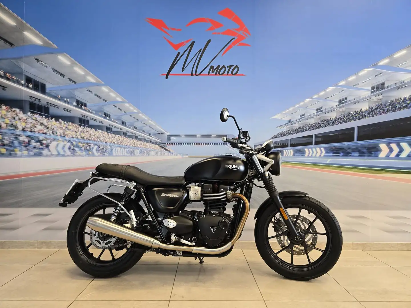 Triumph Street Twin 900 "Matt Black" - Km 17000 - 1