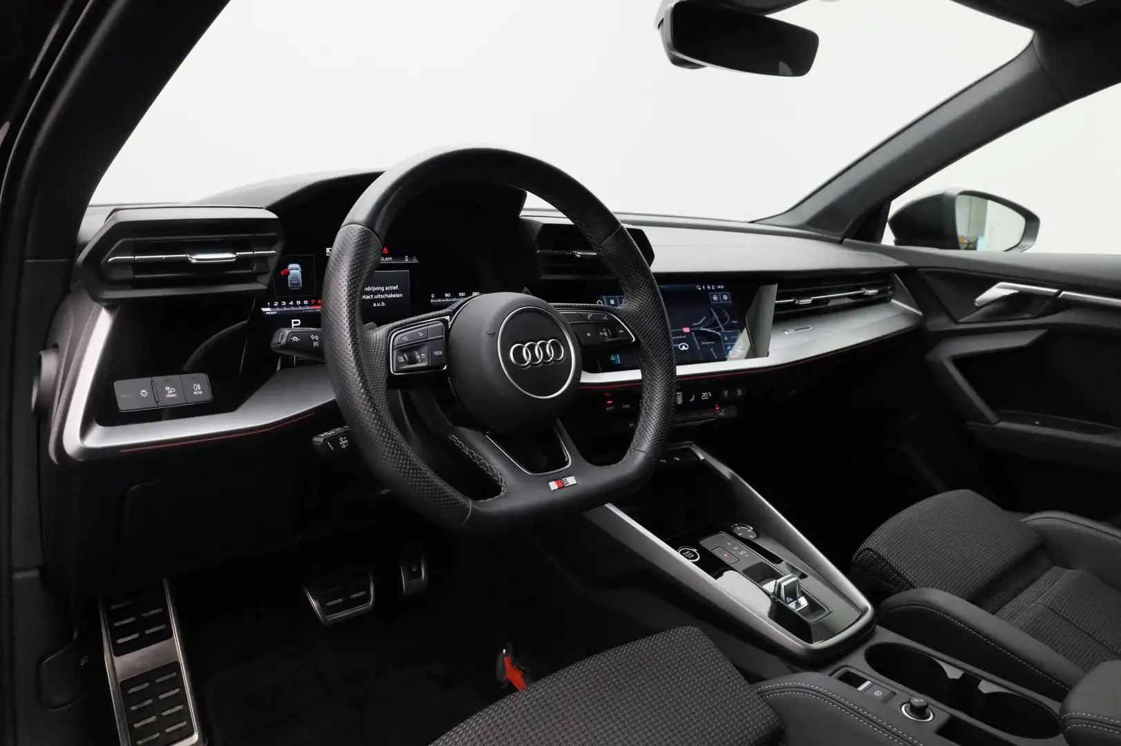 Audi A3 Sportback 35 TFSI 150 pk S-tronic S edition | Matr Noir - 2