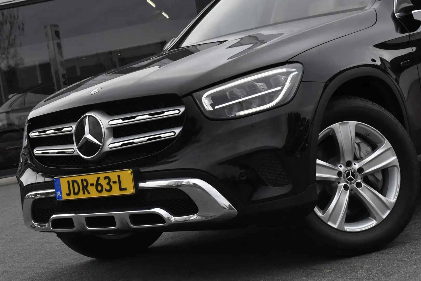Mercedes-Benz GLC 300 300e 4MATIC Pano - Head-up - Memory - BTW Noir - 2