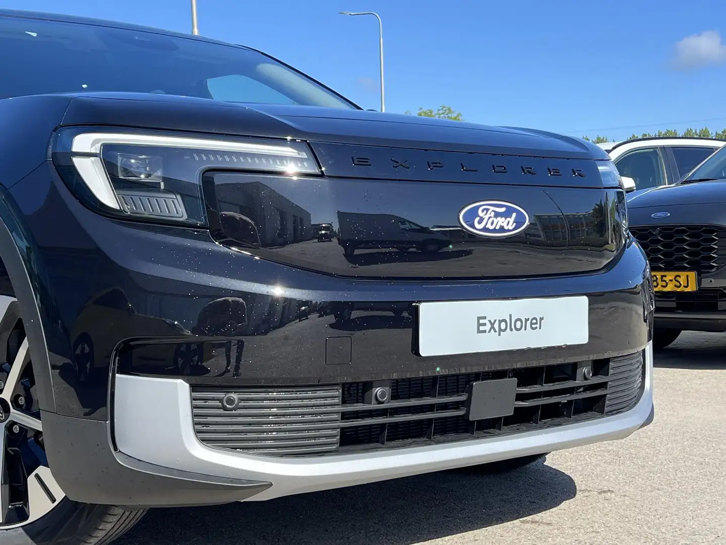 Ford Explorer Extended Range RWD 77 kWh Ford Voorraad | Zuid | A Zwart - 2