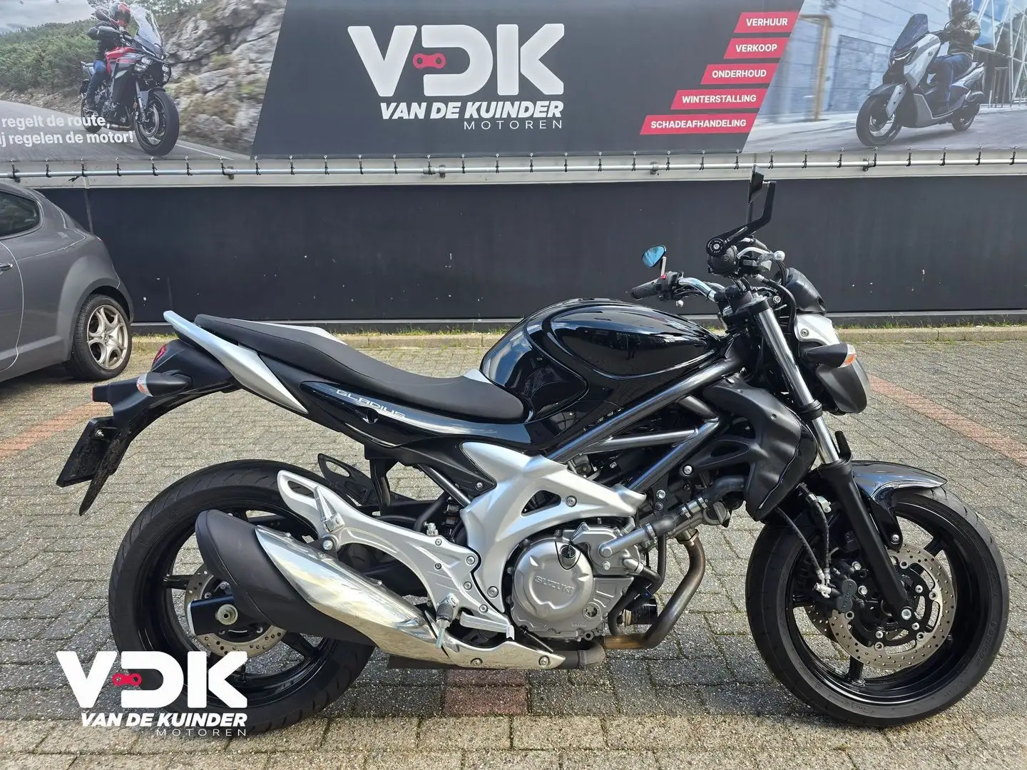 Suzuki GLADIUS Zwart - 1