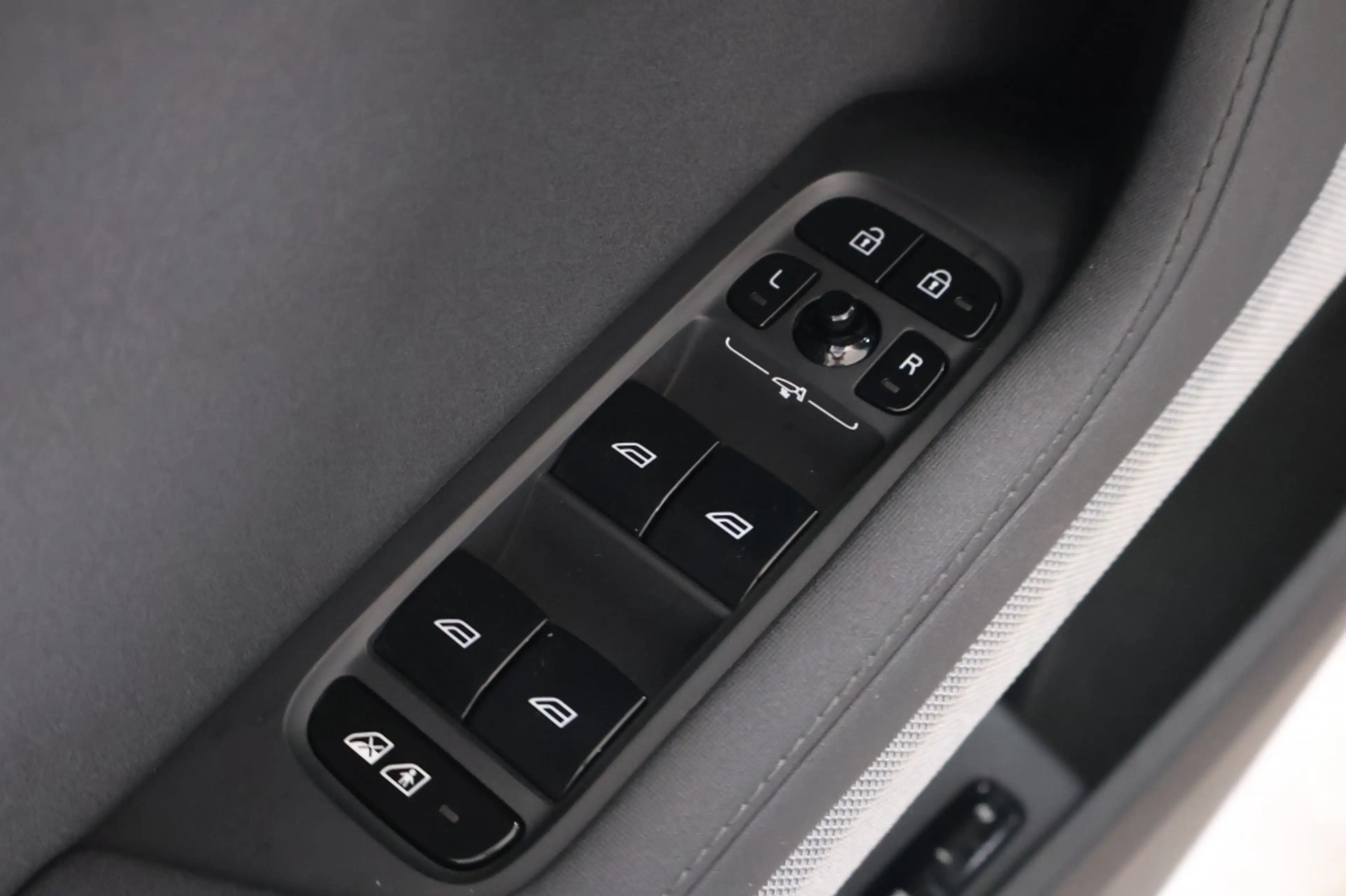 Polestar 2 Long Range Dual Motor BST 270 edition 78 kWh — photo 8