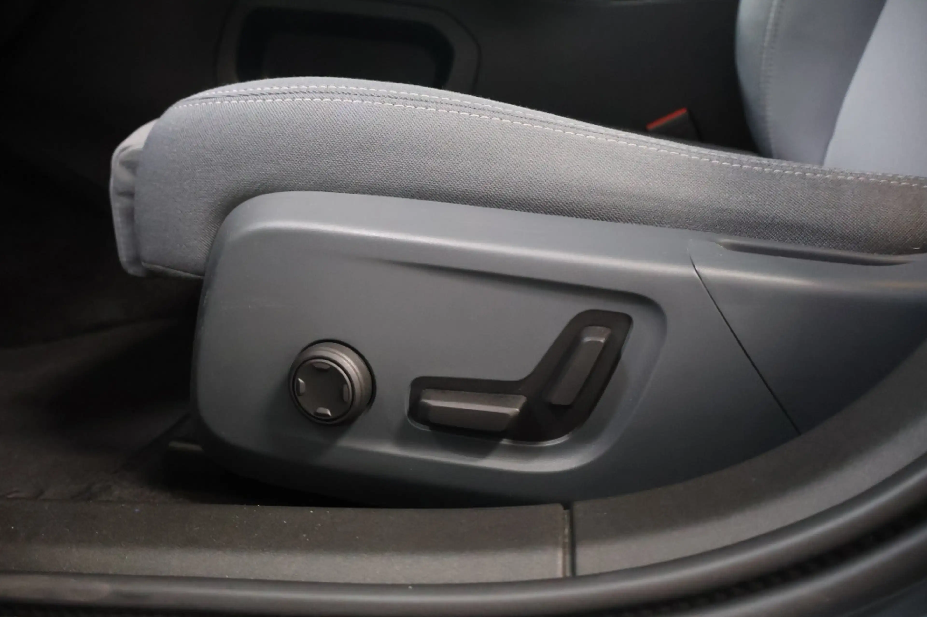 Polestar 2 Long Range Dual Motor BST 270 edition 78 kWh — photo 14