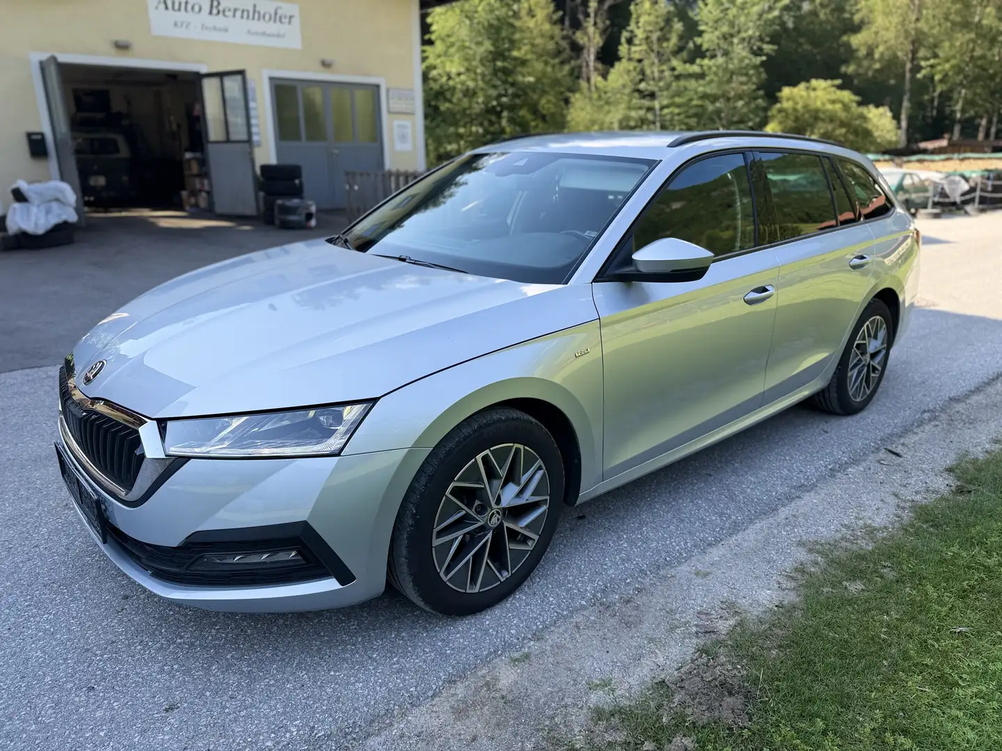 Skoda Octavia Ambition PDC MFL Tempom. Grau - 1