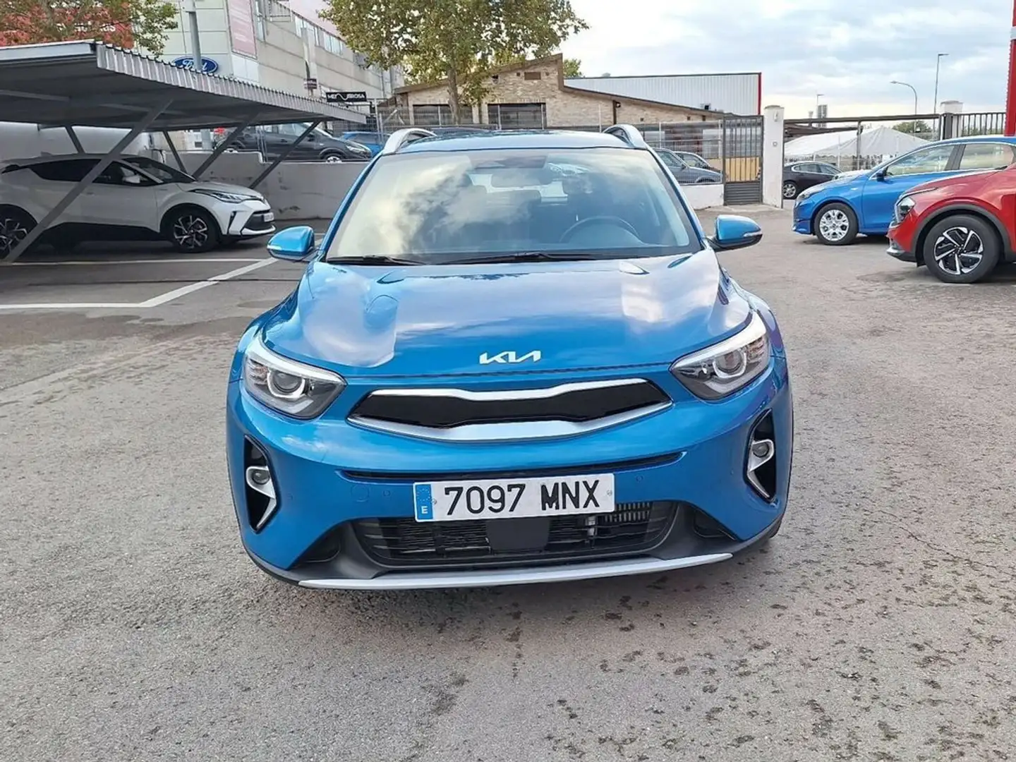 Kia Stonic 1.0 T-GDi 74kW (100CV) MHEV MT Drive Azul - 2