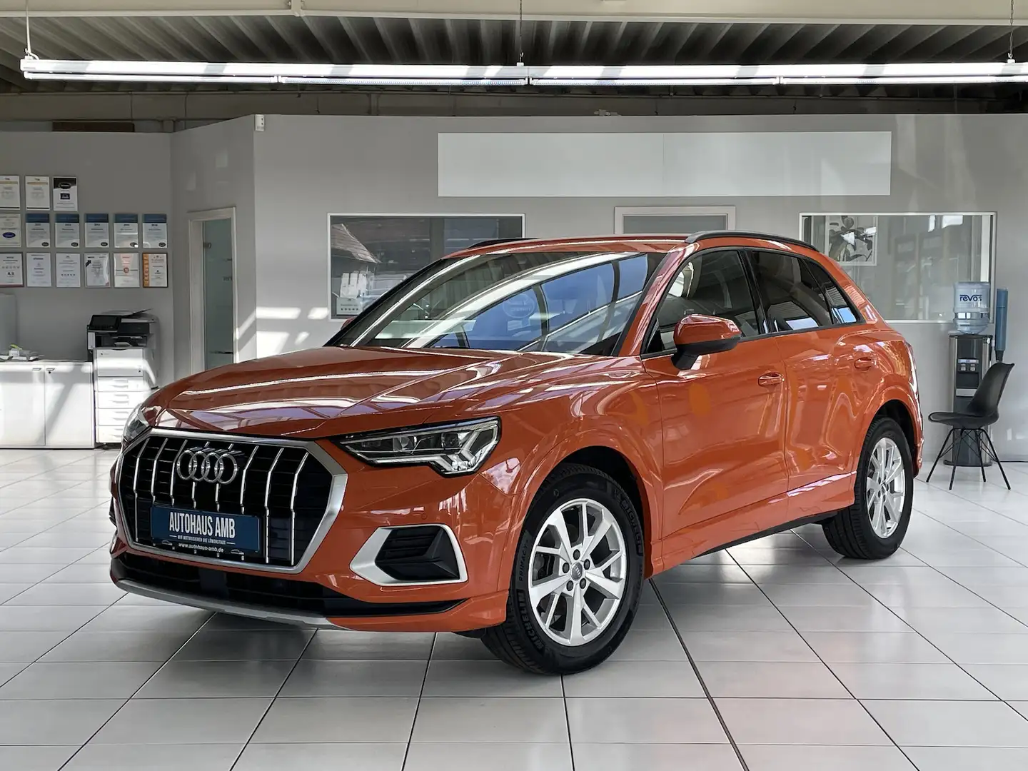 Audi Q3 35 TDI advanced Virtual Leder Navi LED AHK Orange - 1