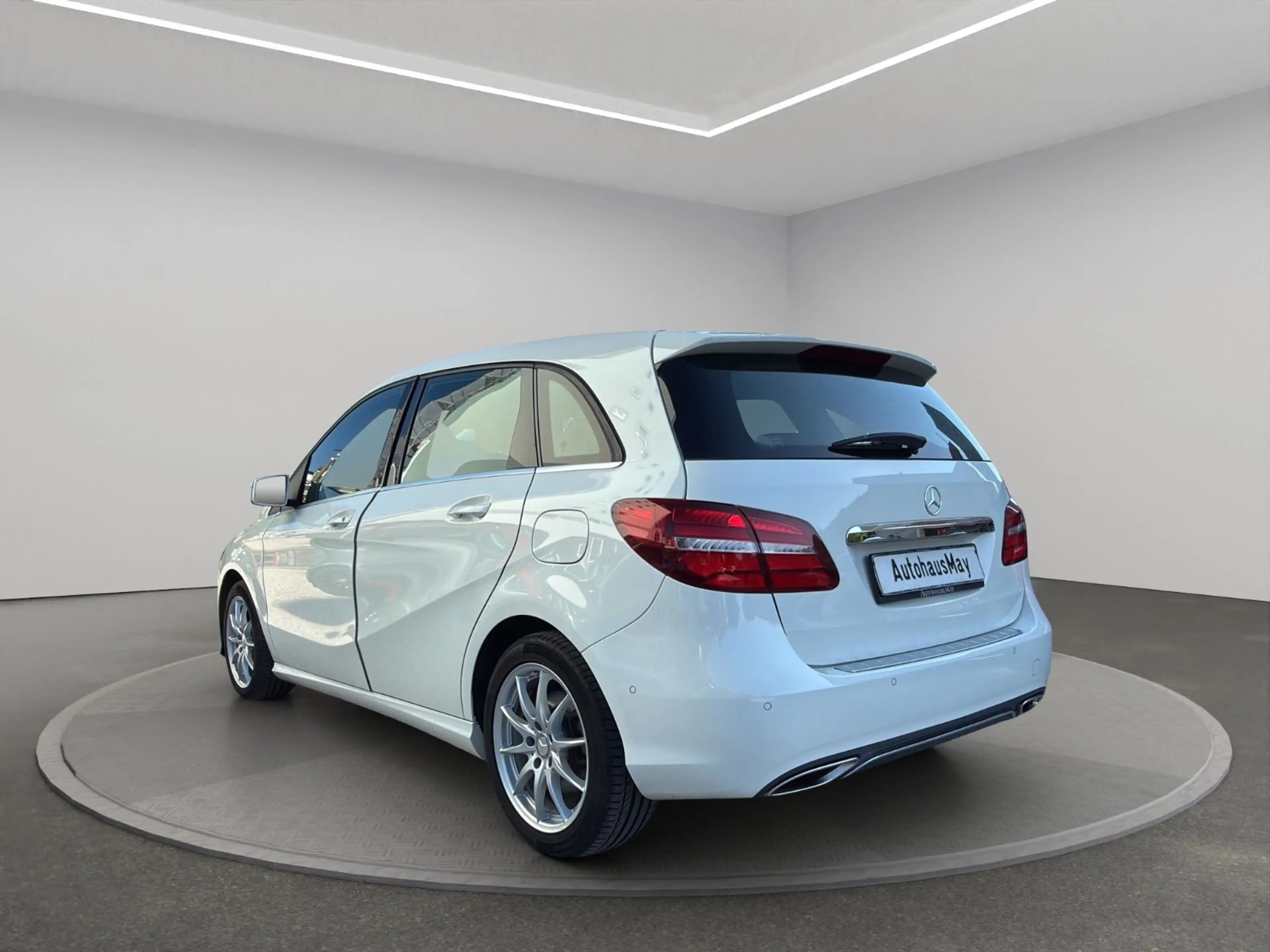 Mercedes-Benz B 220 4Matic Automatik 1.Hand MB-Scheckheft — photo 4