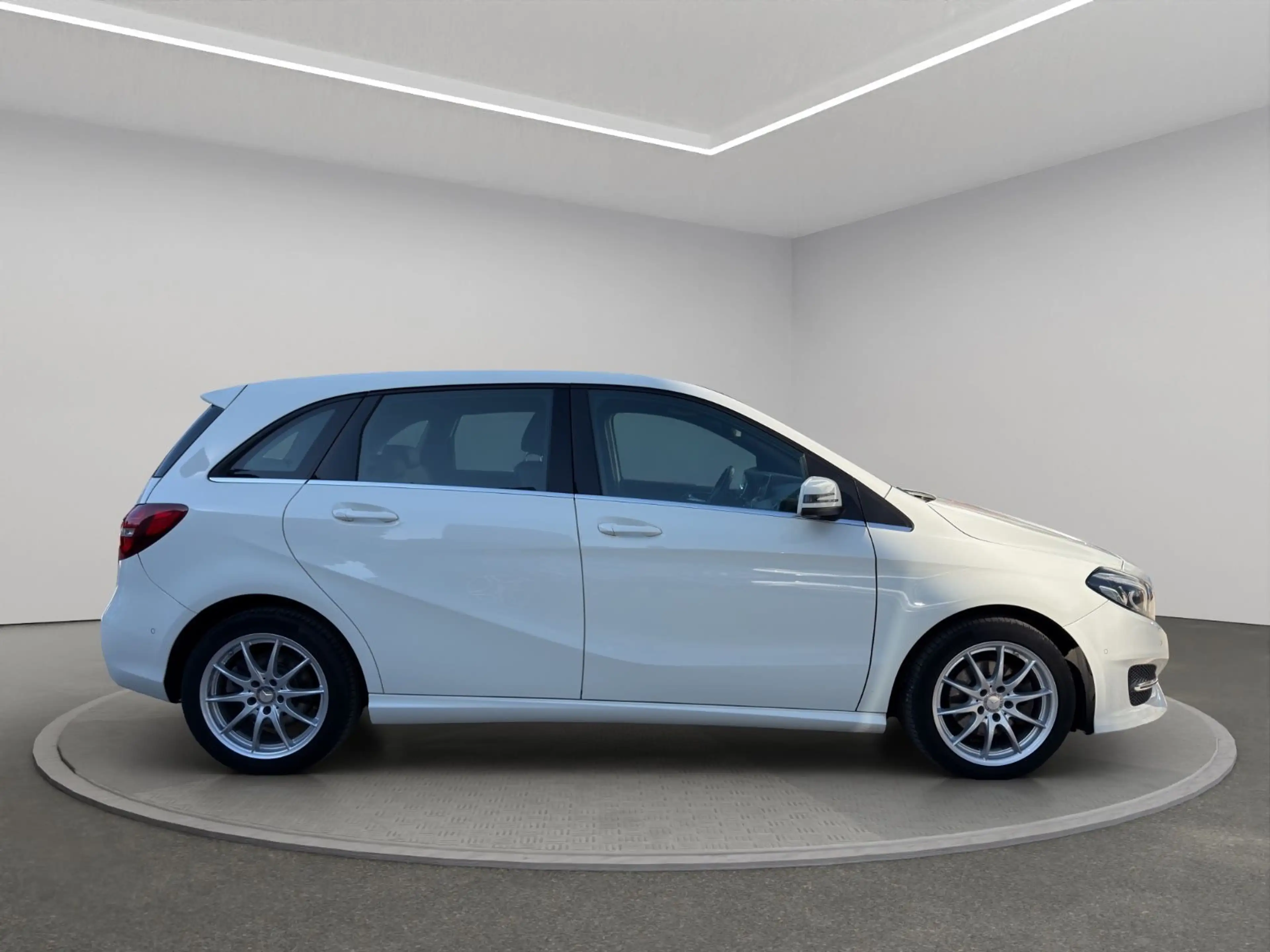 Mercedes-Benz B 220 4Matic Automatik 1.Hand MB-Scheckheft — photo 8