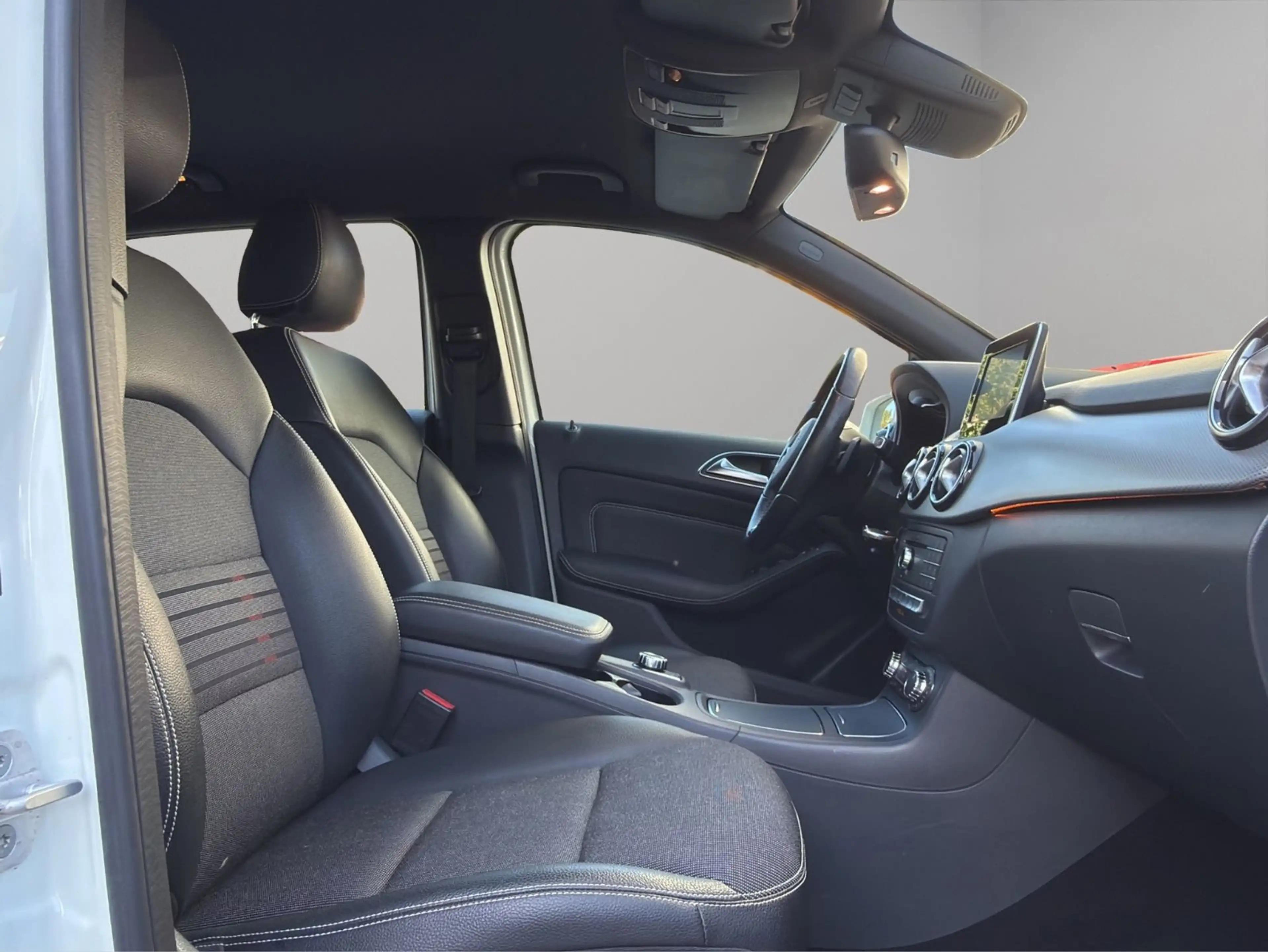 Mercedes-Benz B 220 4Matic Automatik 1.Hand MB-Scheckheft — photo 10