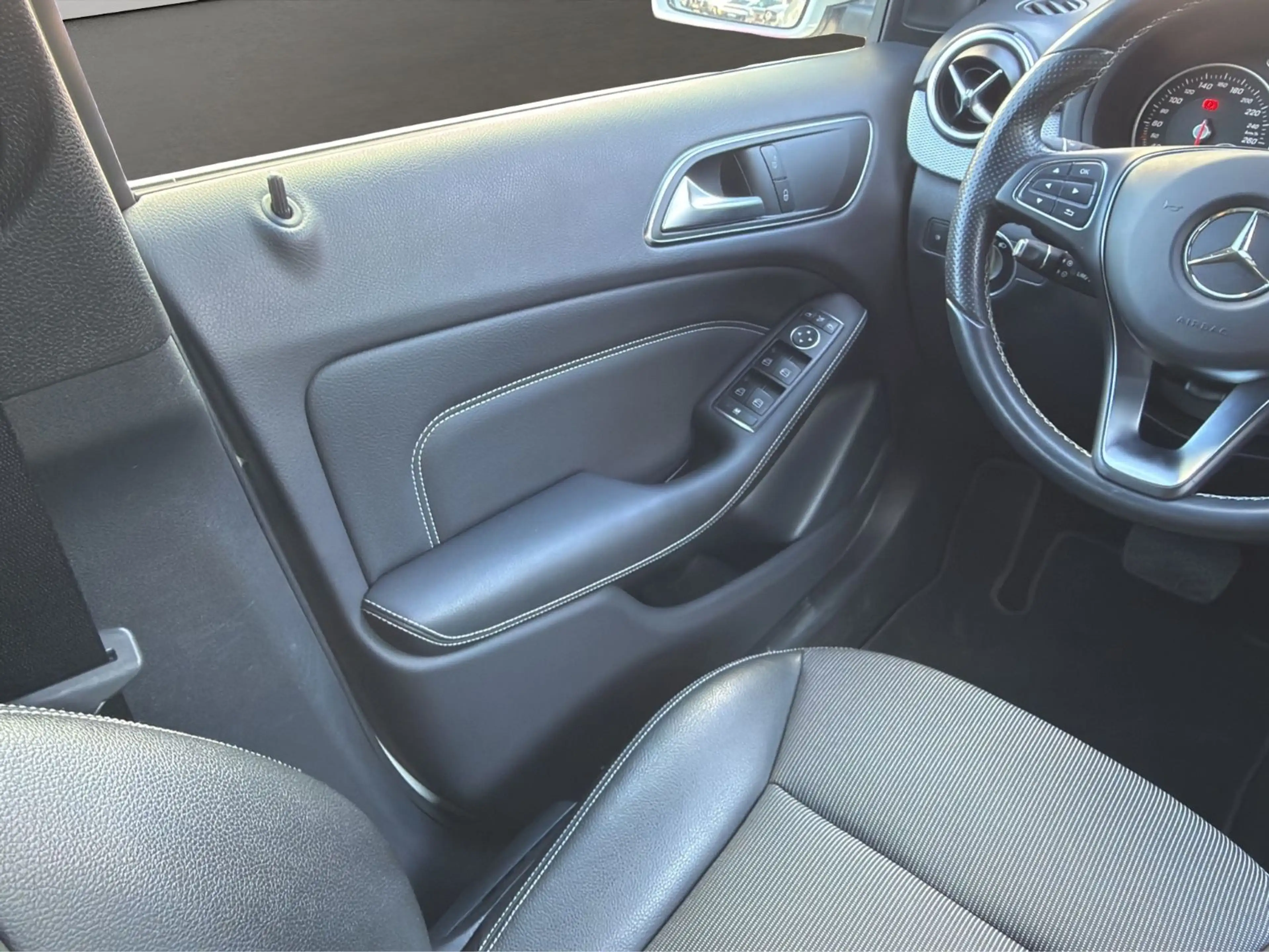 Mercedes-Benz B 220 4Matic Automatik 1.Hand MB-Scheckheft — photo 13
