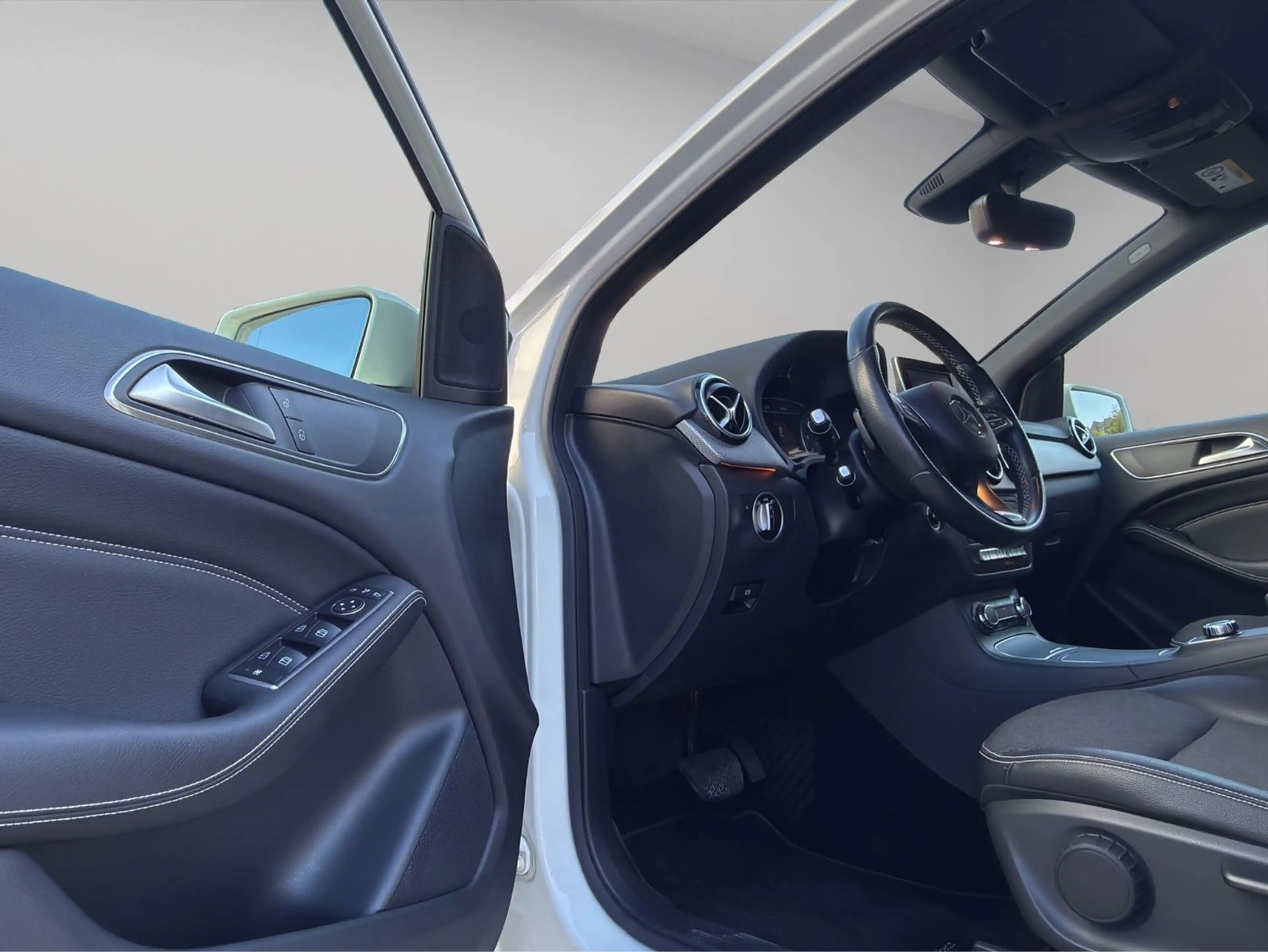 Mercedes-Benz B 220 4Matic Automatik 1.Hand MB-Scheckheft — photo 11