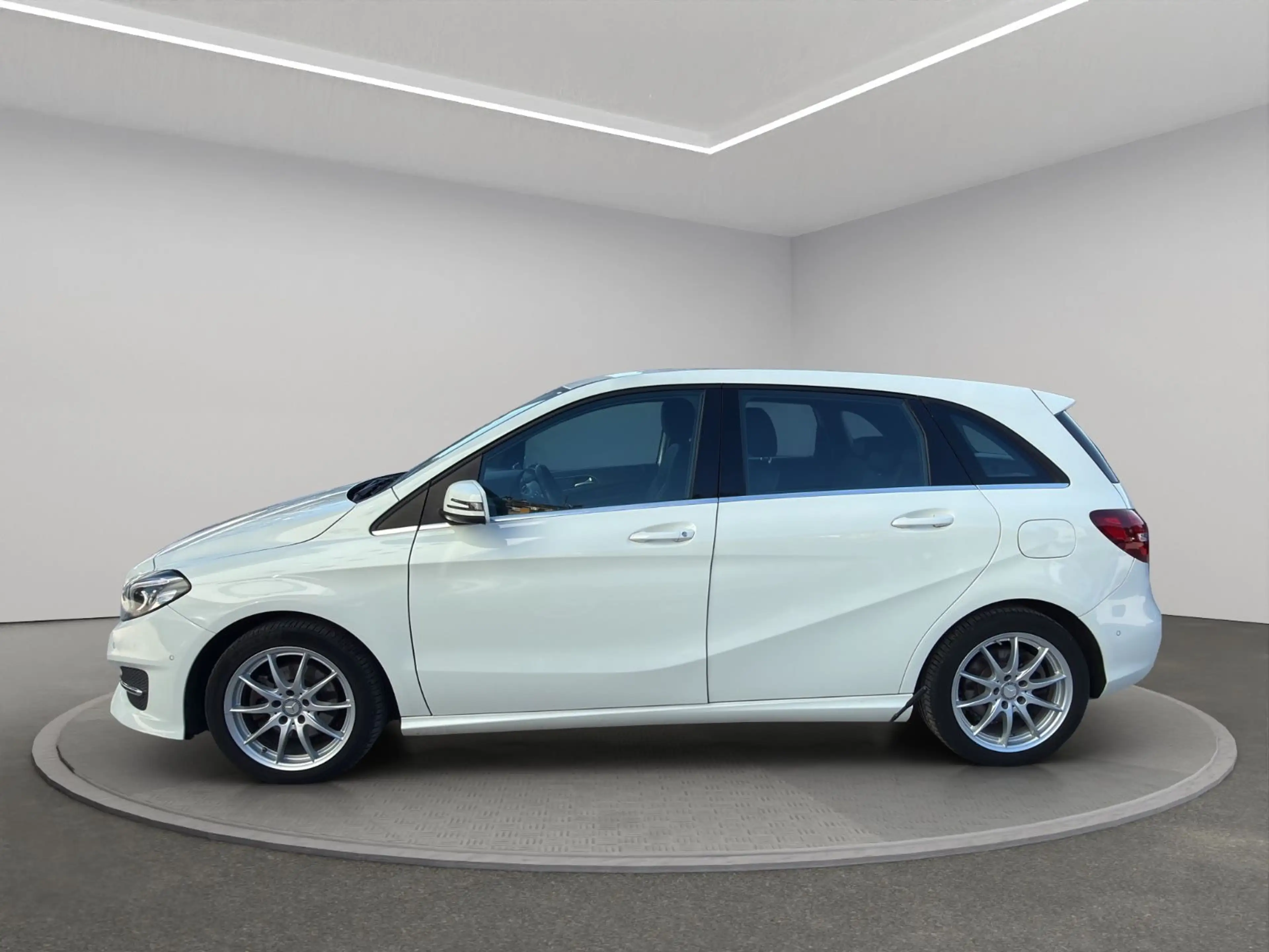 Mercedes-Benz B 220 4Matic Automatik 1.Hand MB-Scheckheft — photo 7