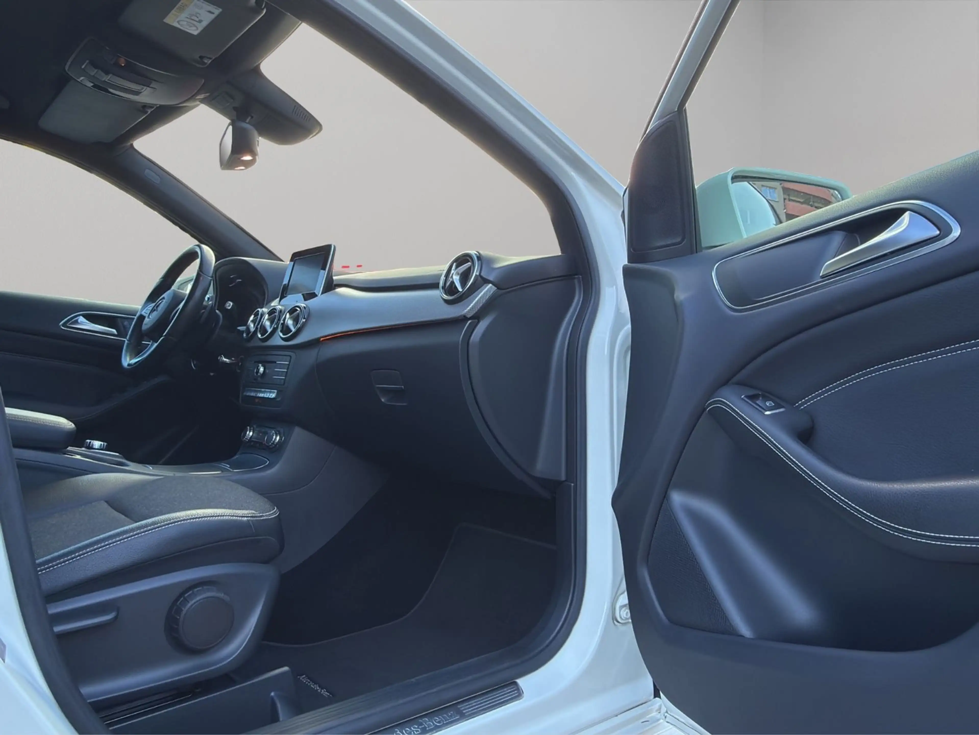 Mercedes-Benz B 220 4Matic Automatik 1.Hand MB-Scheckheft — photo 12