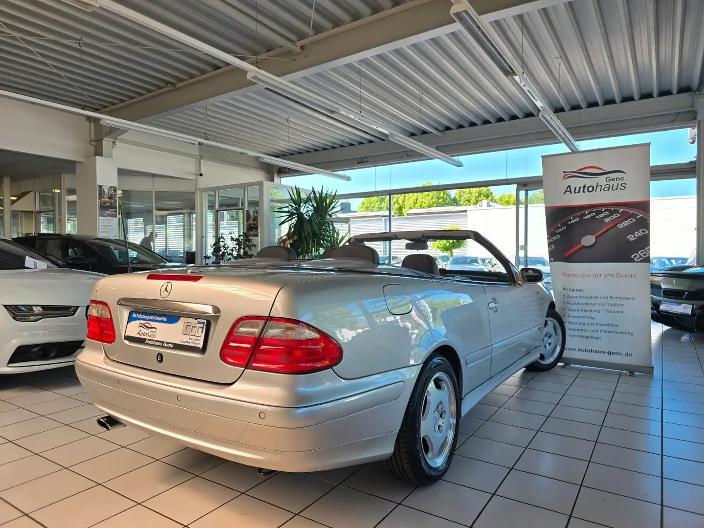 Mercedes-Benz CLK 200 K Cabrio Elegance Automatik Zilver - 2