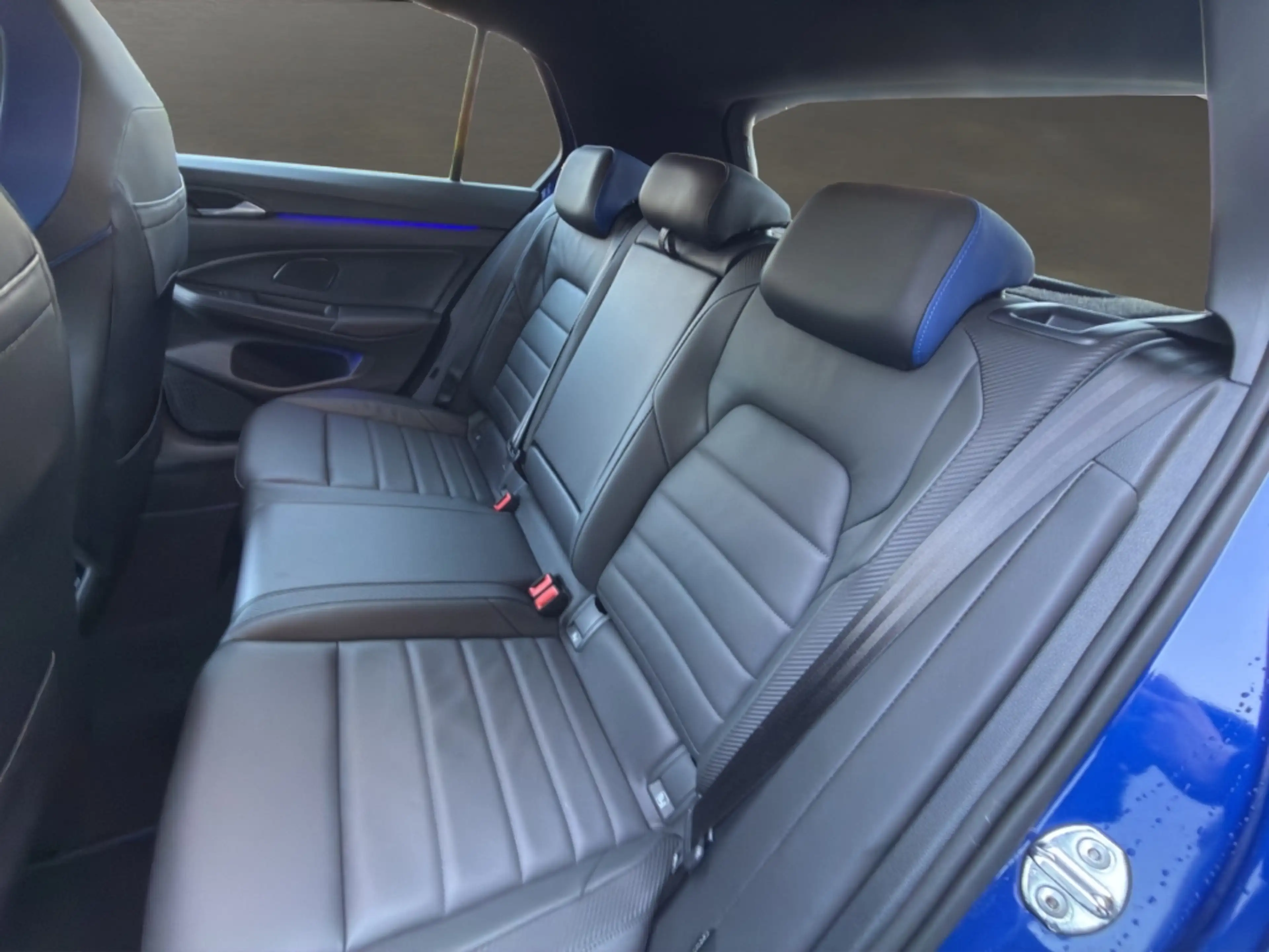 Volkswagen Golf R ''20 Years'' 2.0 TSI DSG,ACC,Harman-Kardon,RFK,SHZ — photo 12