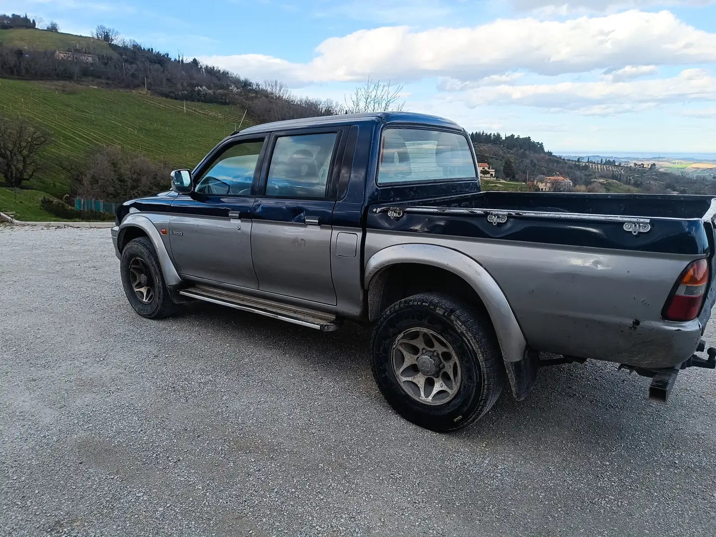 Mitsubishi L200 Azul - 2