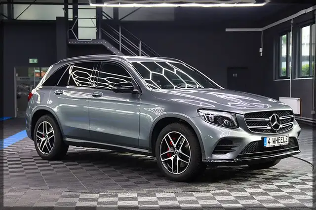 Mercedes-Benz GLC 300 4Matic AMG PDC / STANDHZG / 360 GRAD