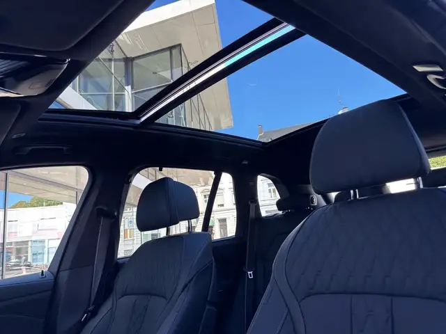 BMW X5 view 13