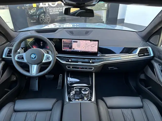 BMW X5 view 4