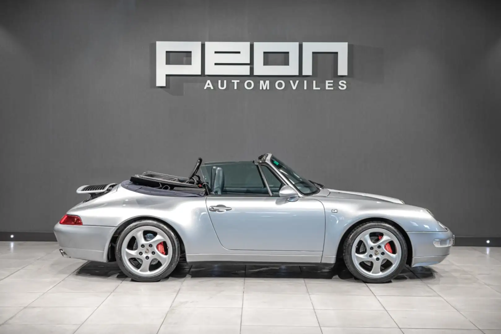 Porsche 993 Carrera Cabrio Gri - 2