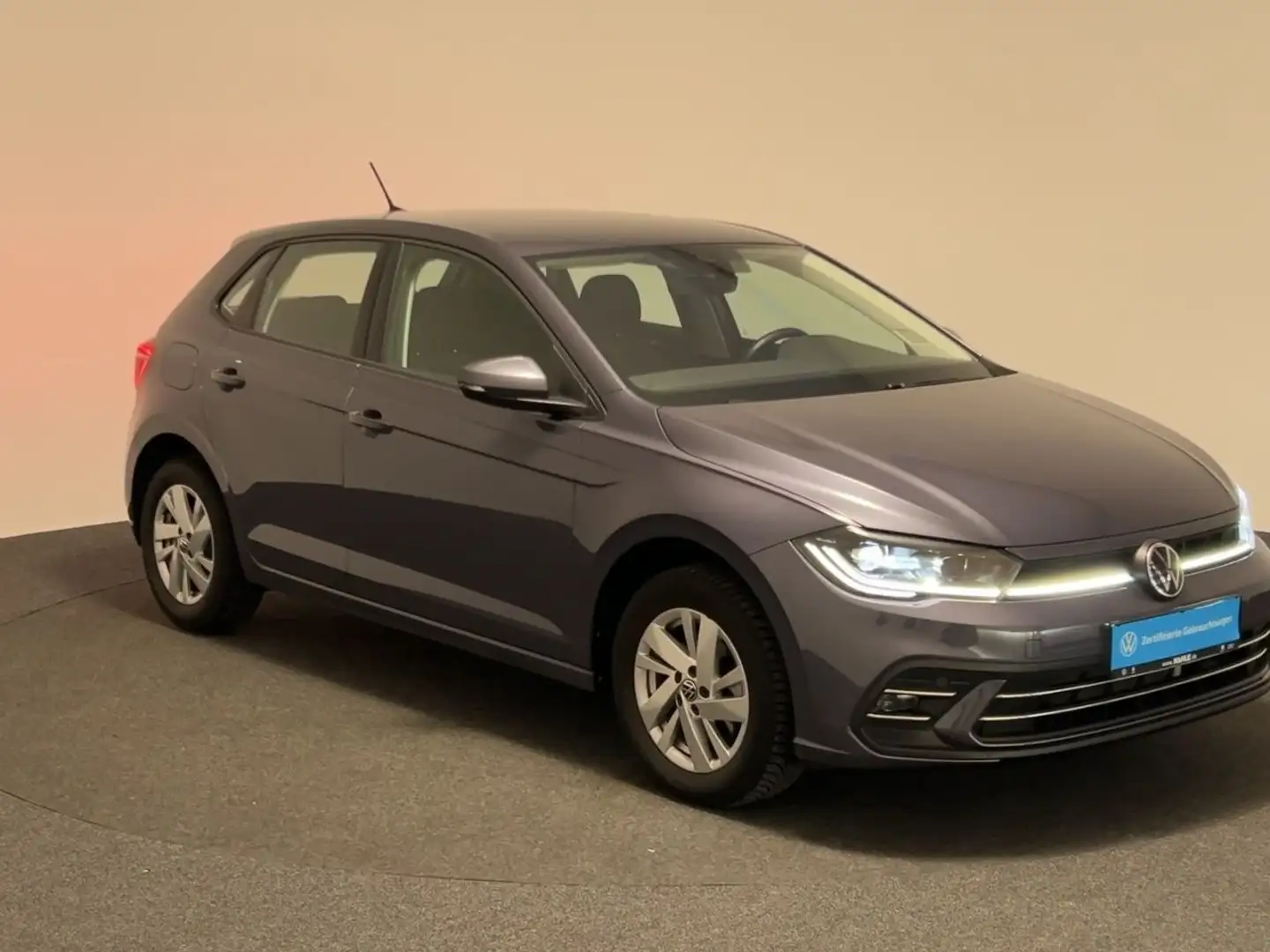 Volkswagen Polo VI 1.0 TSI DSG Style Navi AHK LED ACC SHZ Klima Ap Grau - 2