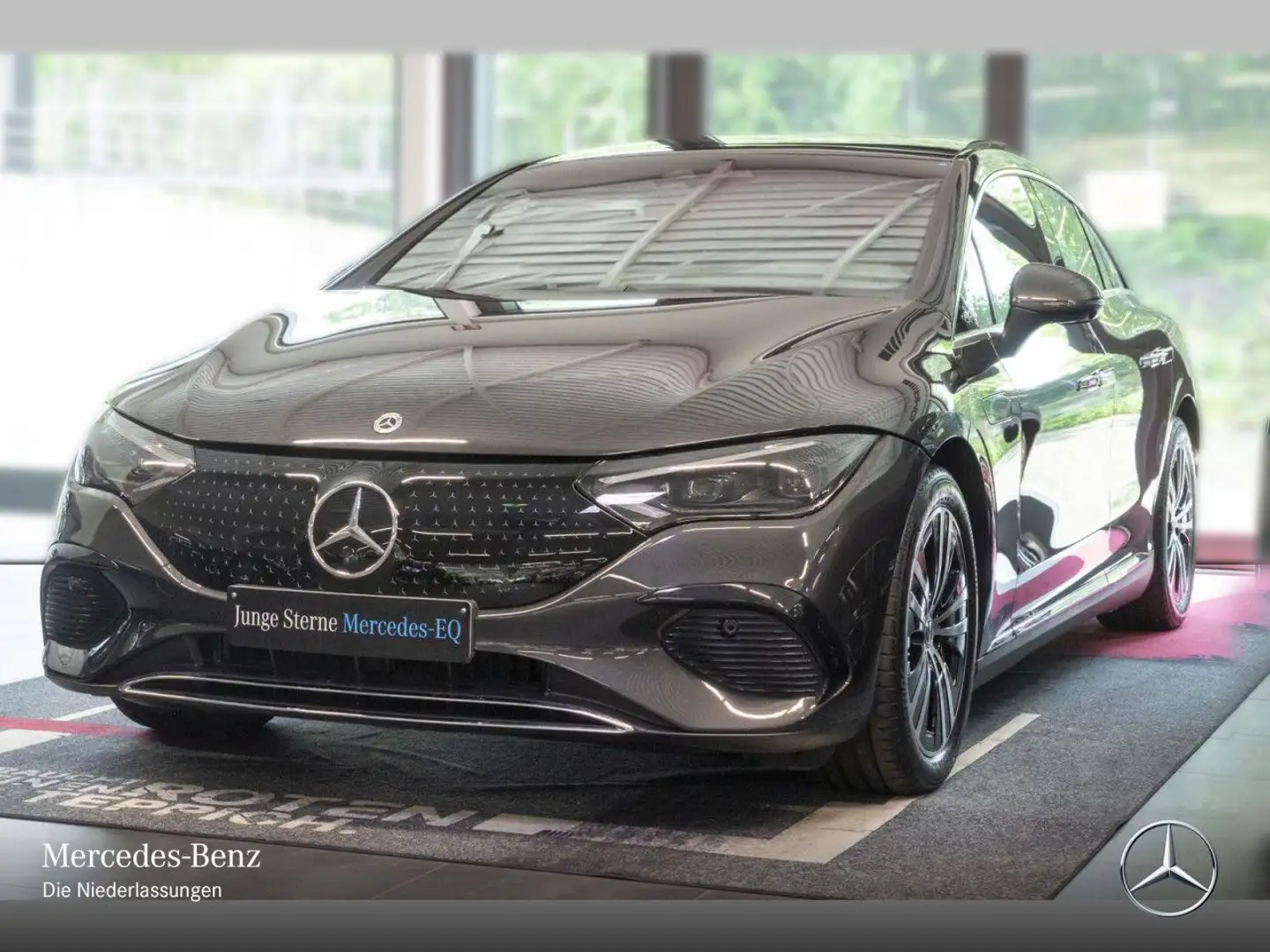 Mercedes-Benz EQE 300 Avantgarde Fahrass Airmat Pano Burmester Grau - 2